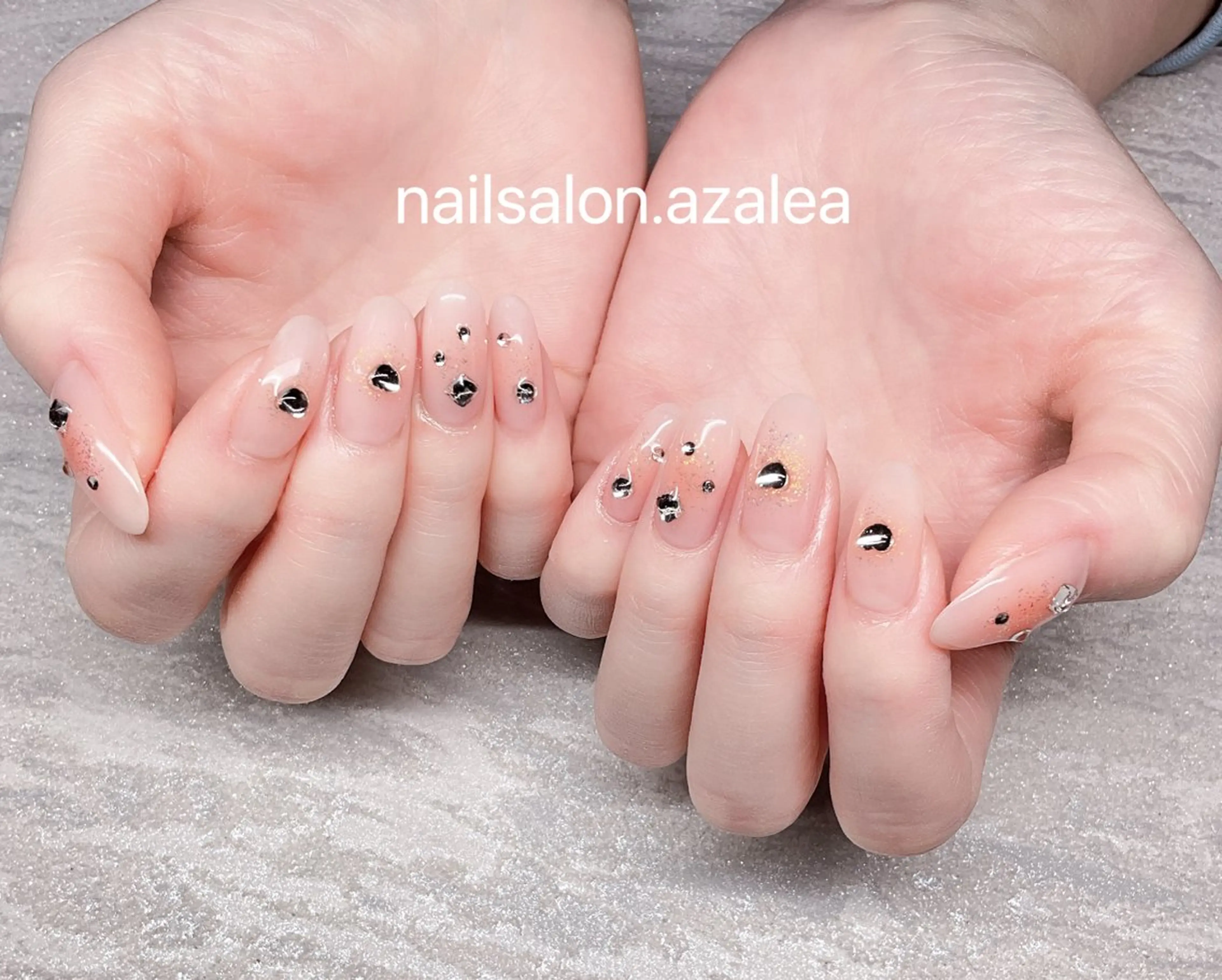 ネイル ハンドネイル R inのネイルデザイン