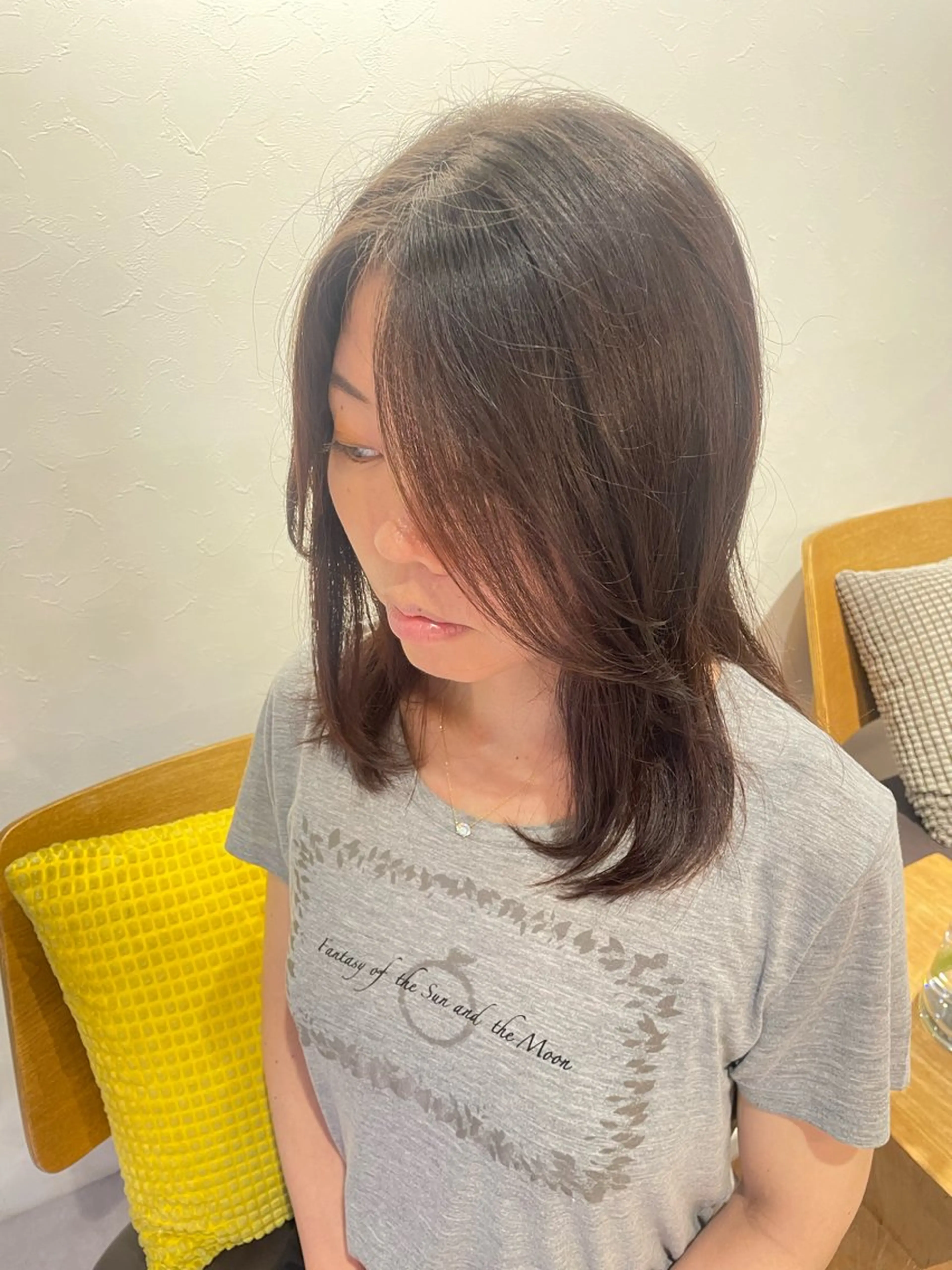 セミロング あきば まゆのヘアスタイル
