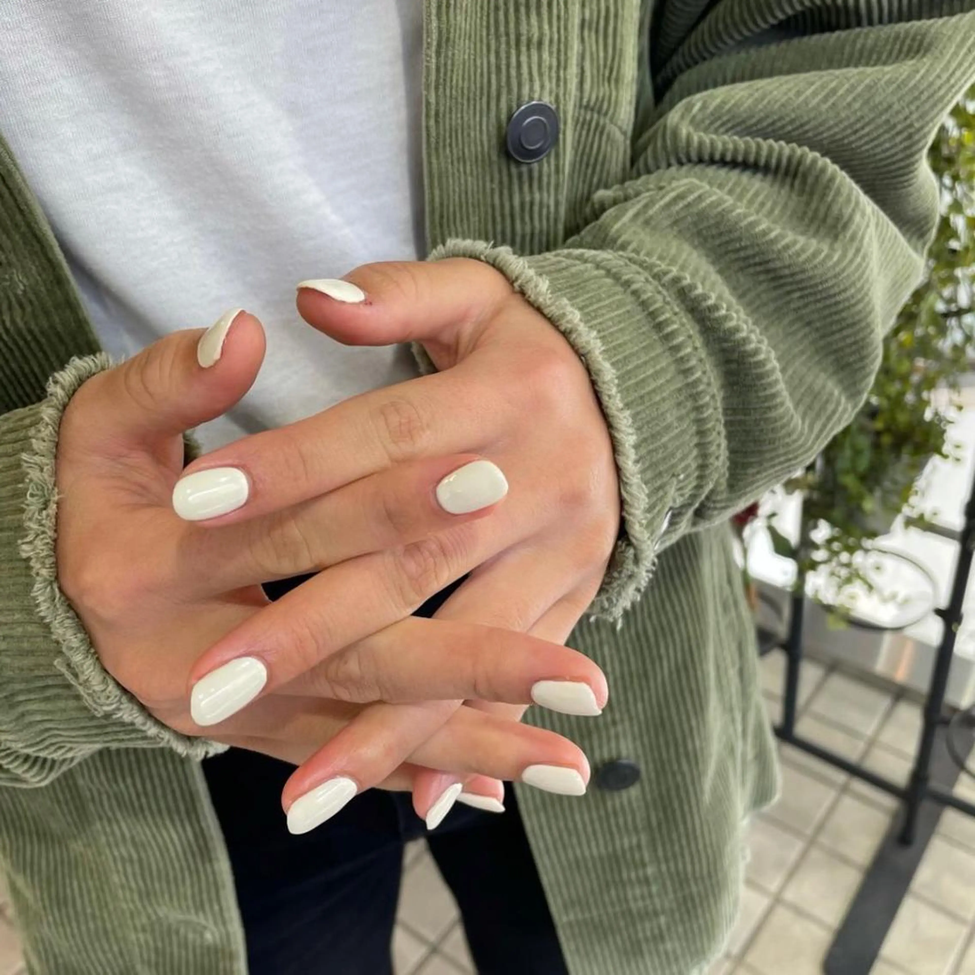 ネイル ジェルネイル ワンカラーネイル パラジェル カットパーマ あさみのヘアスタイル