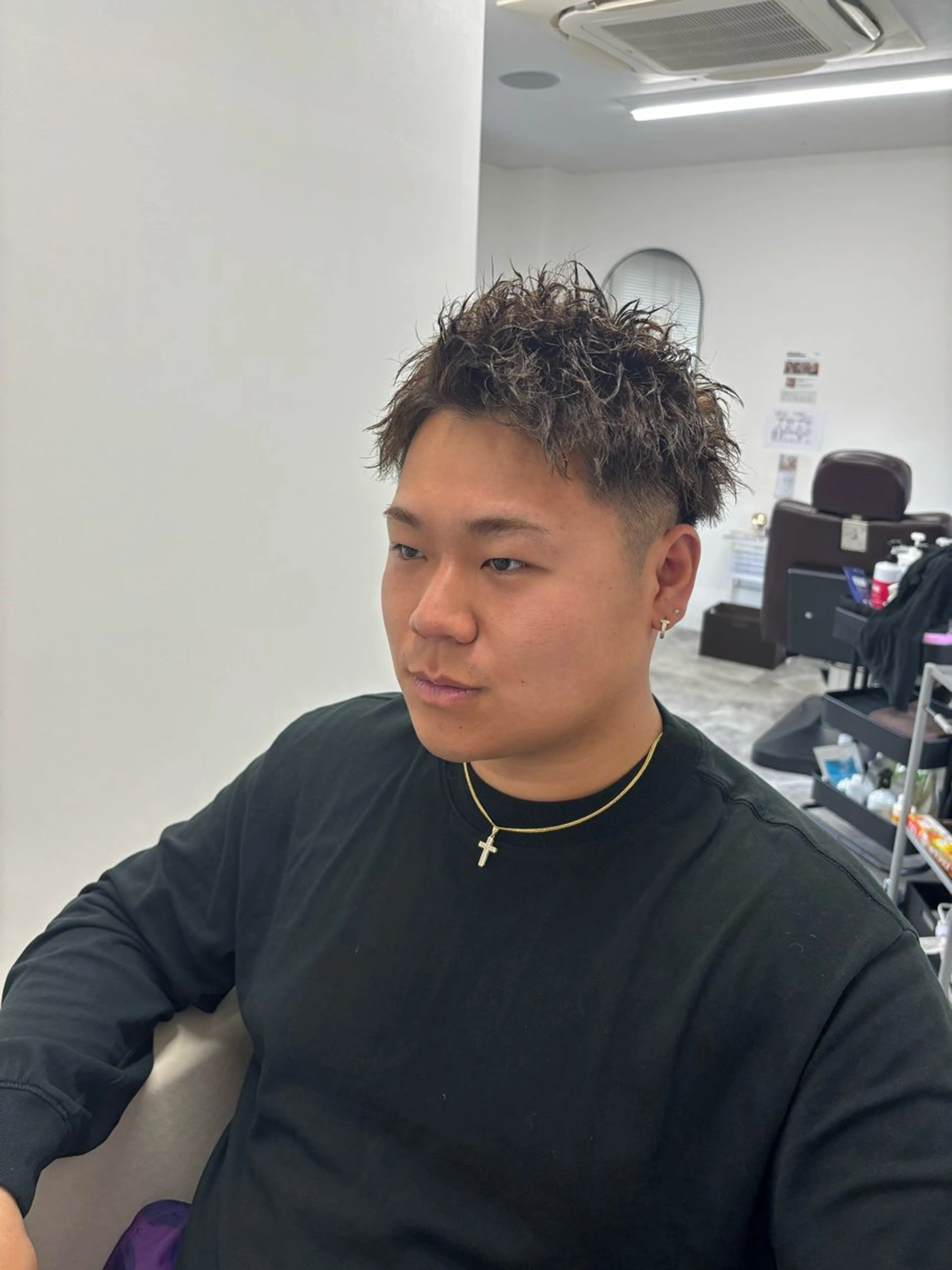 パーマ メンズ メンズパーマ ツイストスパイラルパーマ 波巻きパーマ スパイラルパーマ LA LEDENSI  仙台東口店所属・氏家 一磨の眉毛・アイブロウイメージ