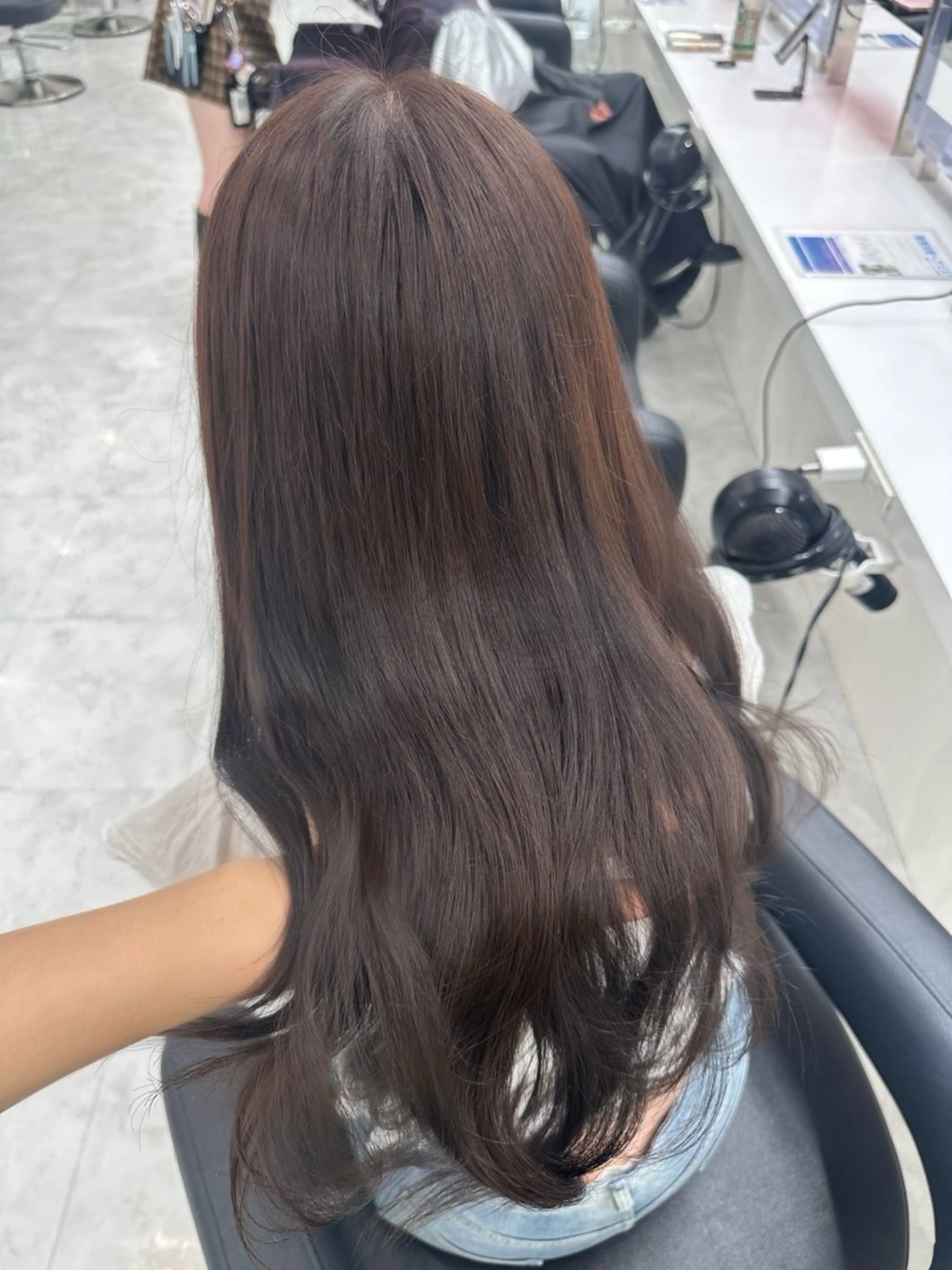 ロング アッシュ チョコレートブラウン 韓国風カラー ピンクブラウン 髪質改善 ヘアカラー トリートメント 🤎MISAKI 艶髪カラー🤎のヘアスタイル