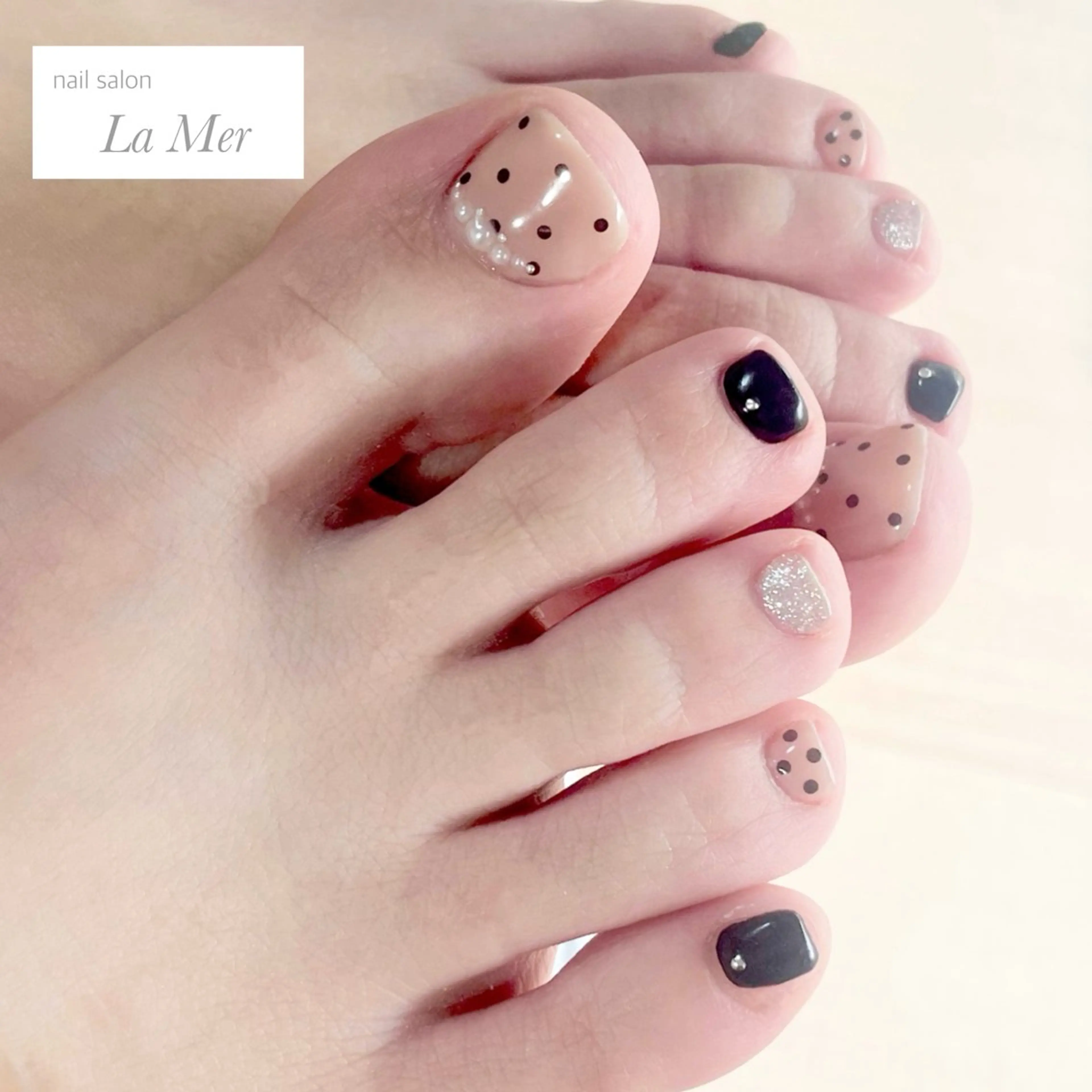 ネイル ドット フットネイル ジェルネイル マグネットネイル フットネイル nailsalon La Merのネイルデザイン