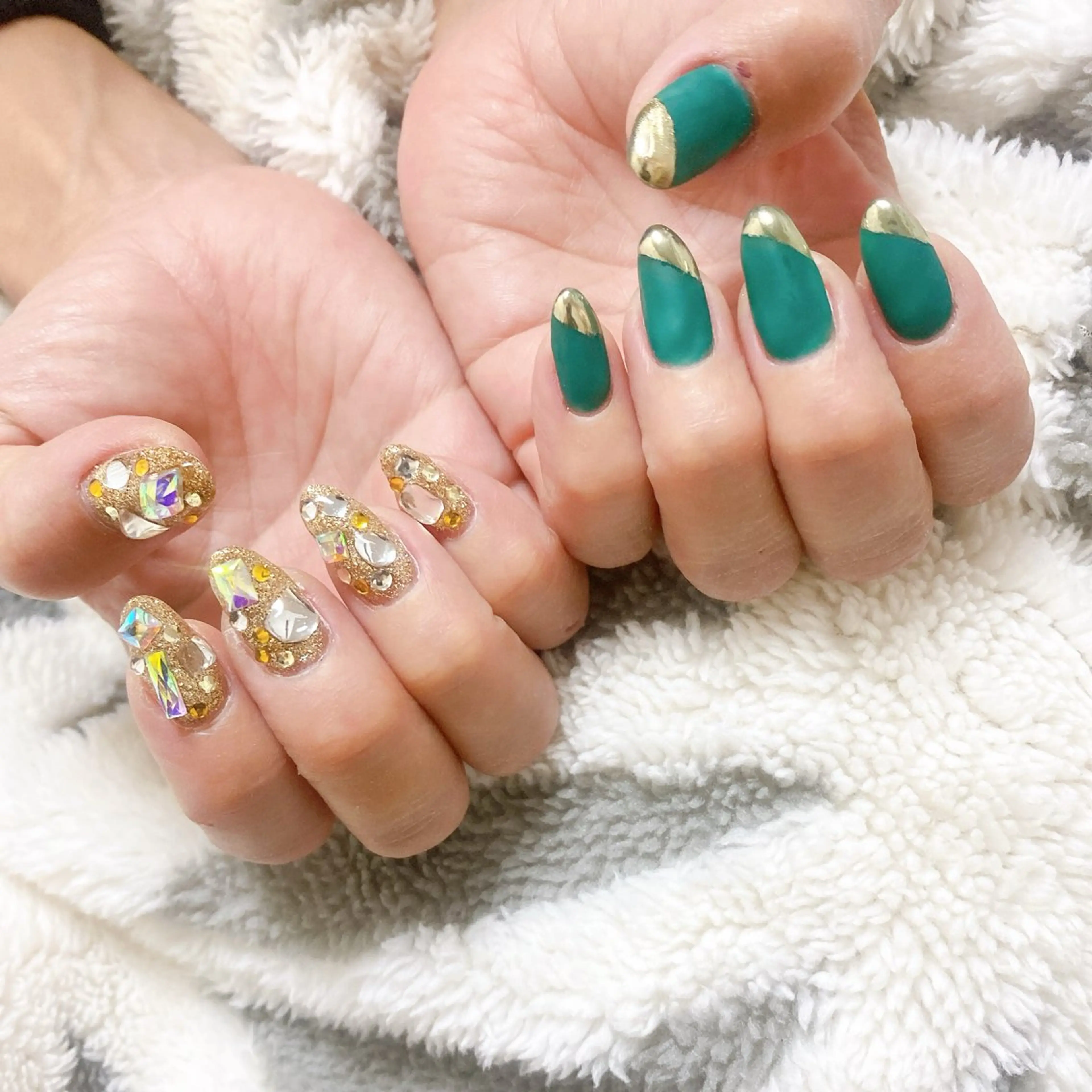 handワンカラー＋ストーン6粒の写真