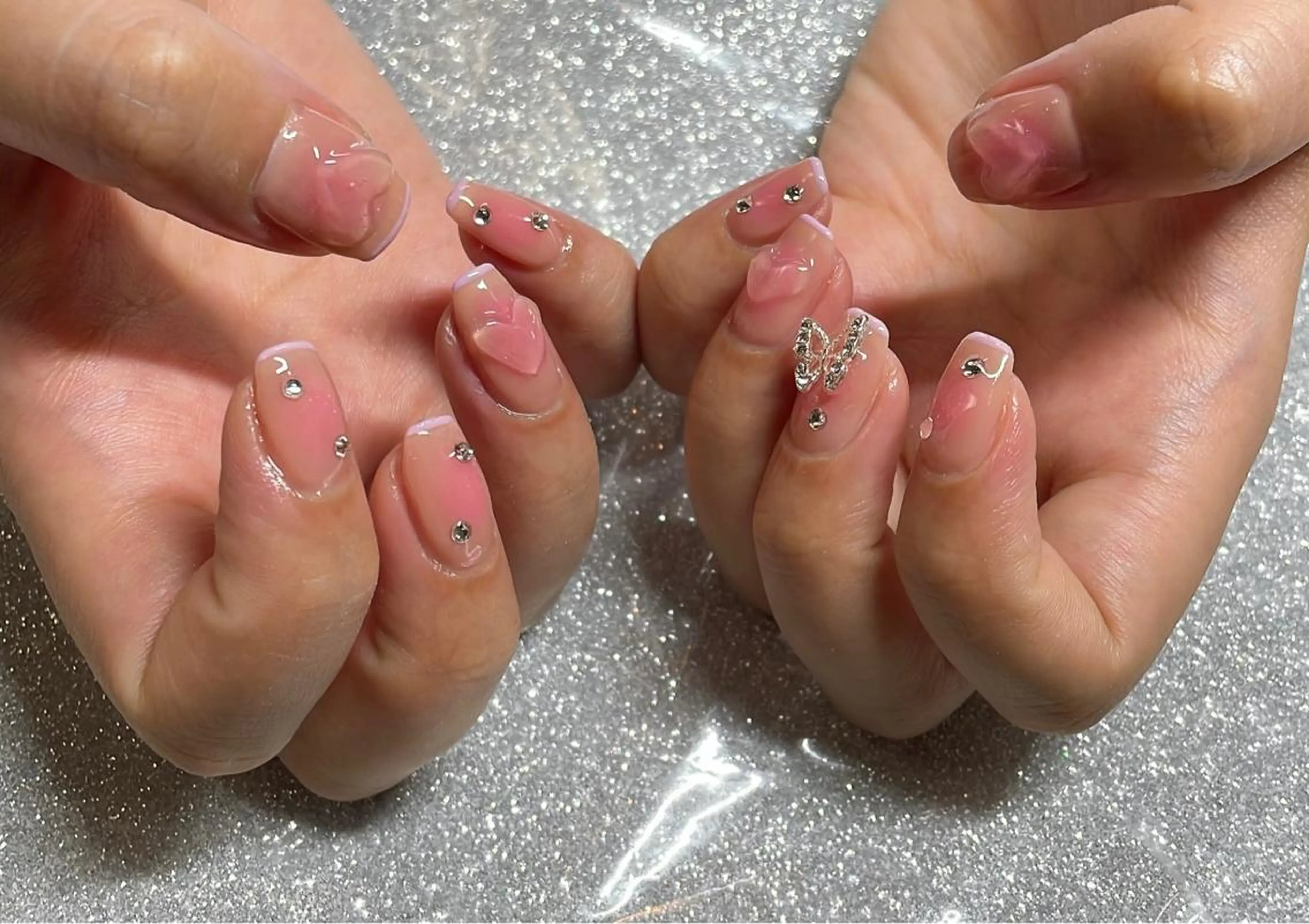 ネイル ハンドネイル VIERU 🌈🎀💖のネイルデザイン