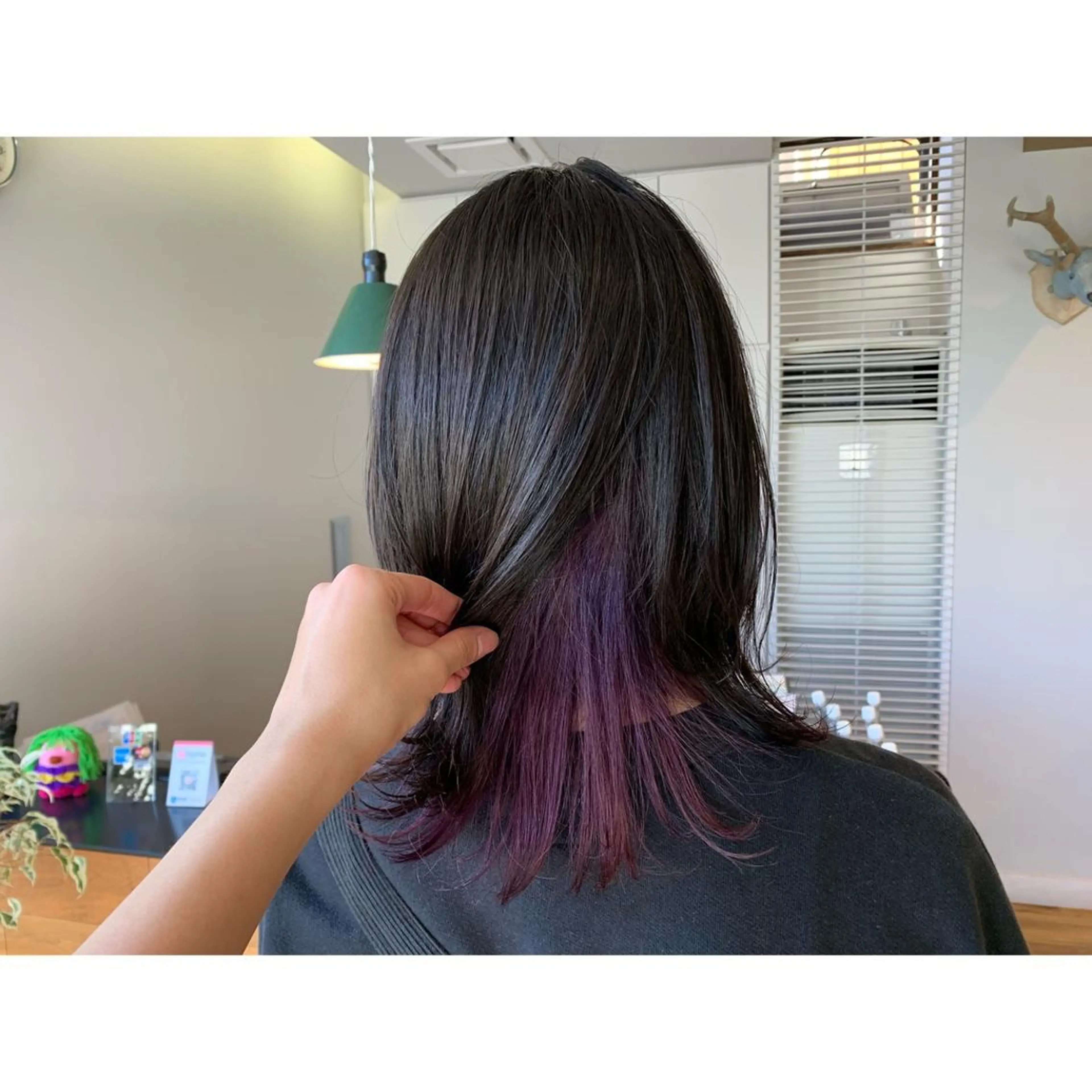 セミロング カラー ピンクカラー パープルカラー ヘアカラー トリートメント ツキダテ ユイのヘアスタイル