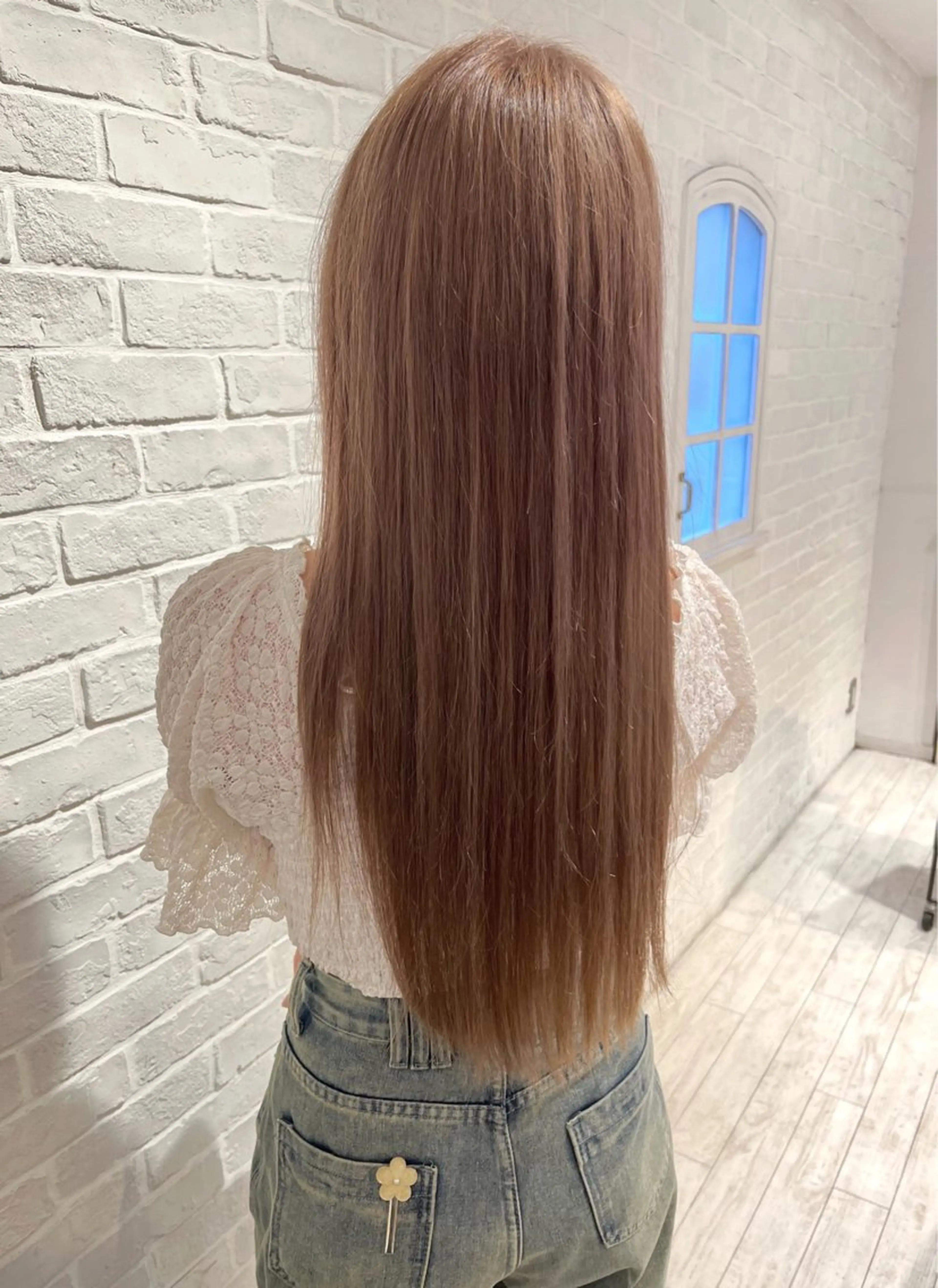 ロング カラー ベージュカラー ブリーチ ミルクティーベージュ カット ヘアカラー トリートメント 【韓国ヘア×透明感 カラー】笹谷 莉未のヘアスタイル