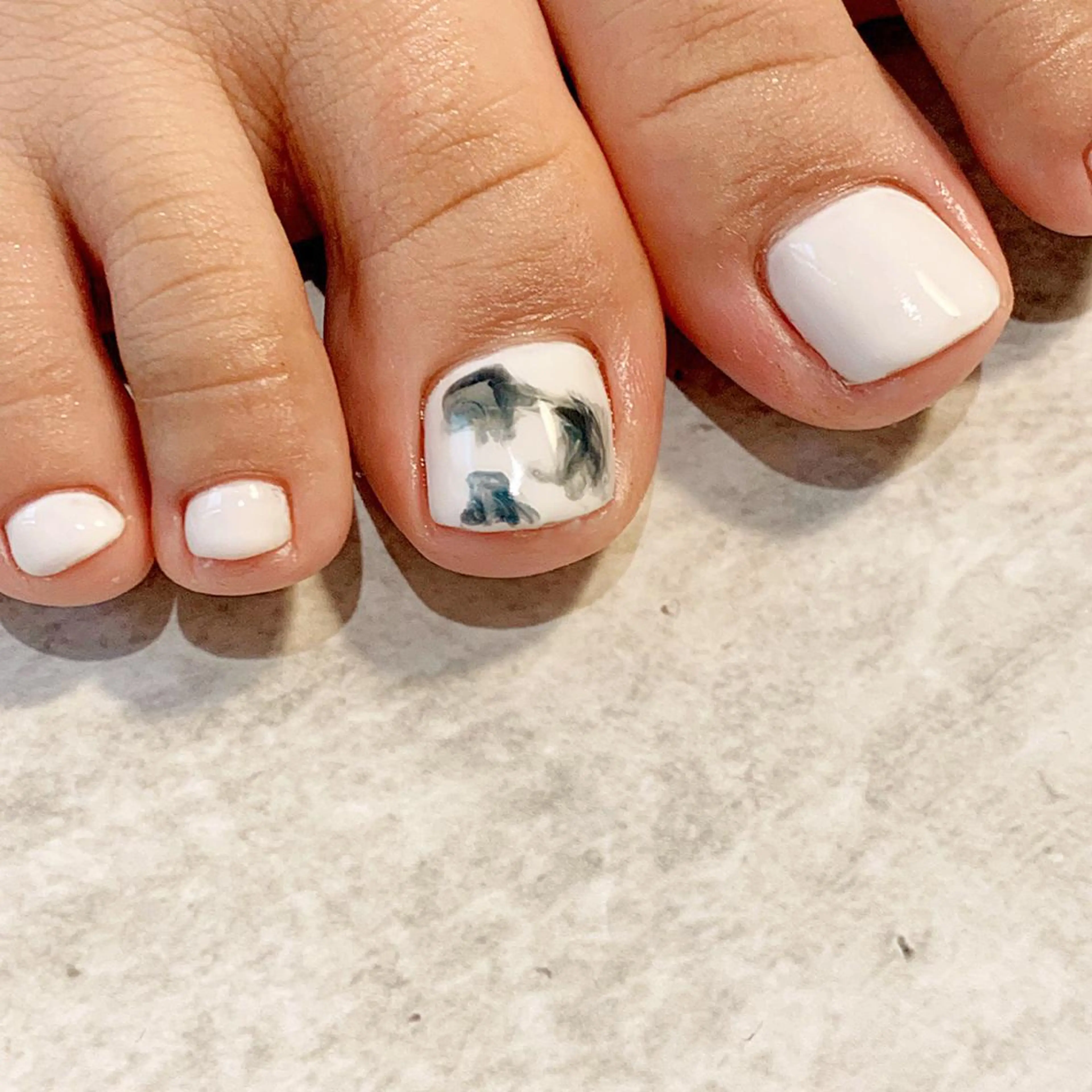 ネイル 大理石ネイル(マーブル) ホワイト mana ☾のネイルデザイン