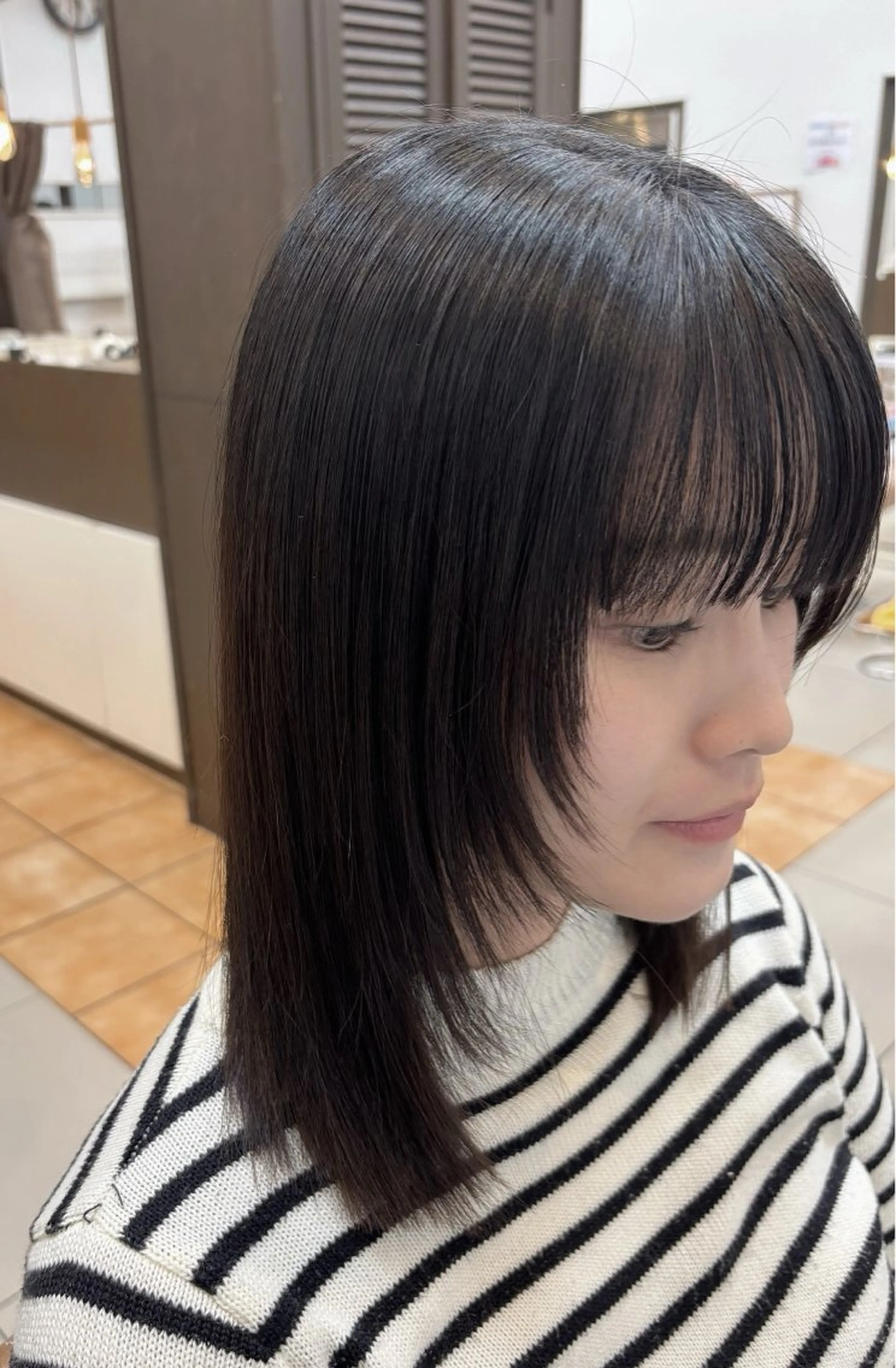 ミディアム 顔まわりレイヤー レイヤーカット カット トリートメント 頭皮×髪質改善 透明感カラー💎中村のヘアスタイル