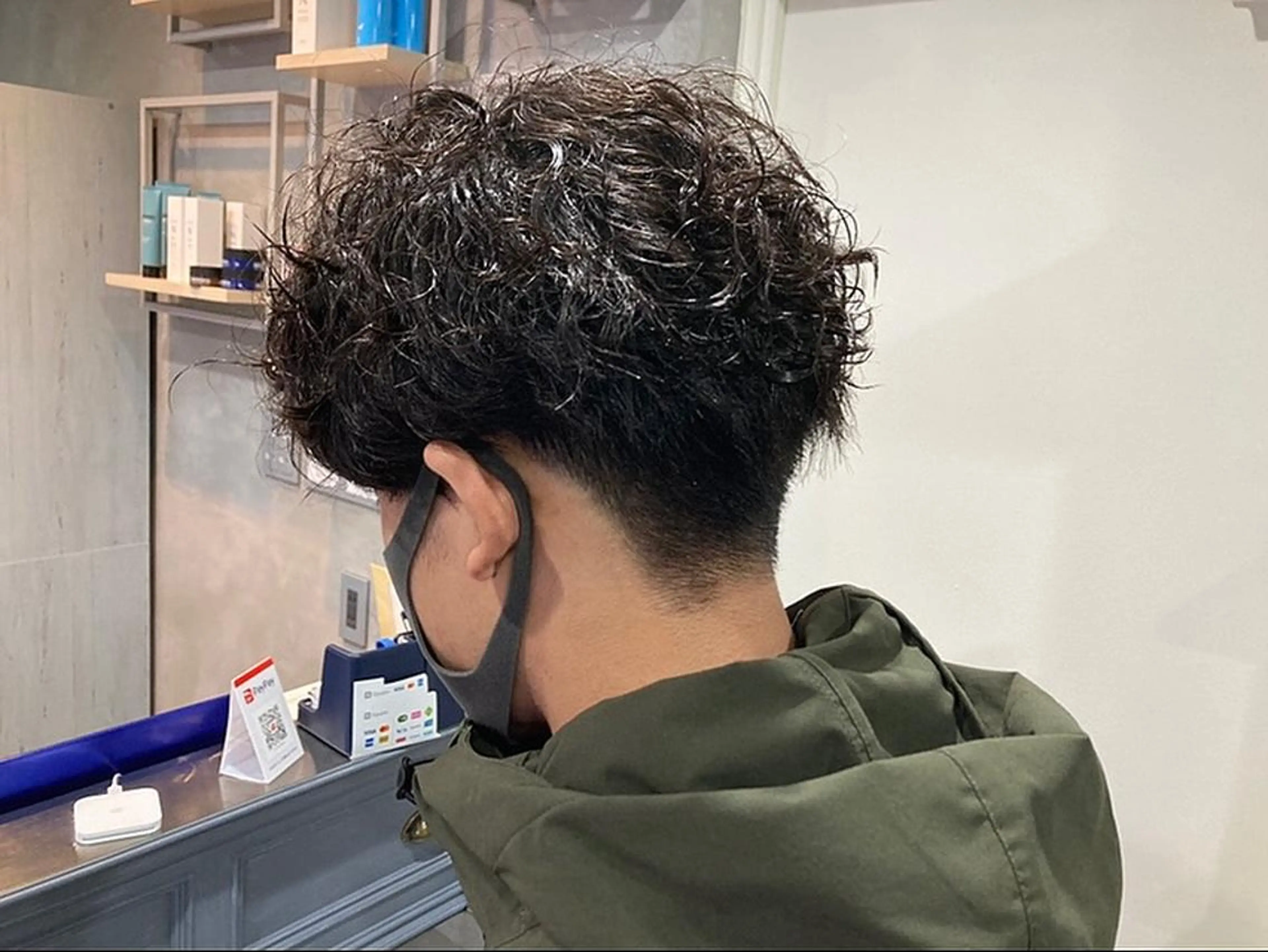 パーマ メンズ アップバング ビジネス メンズパーマ ツーブロック スパイラルパーマ 松澤 勇輝のヘアスタイル