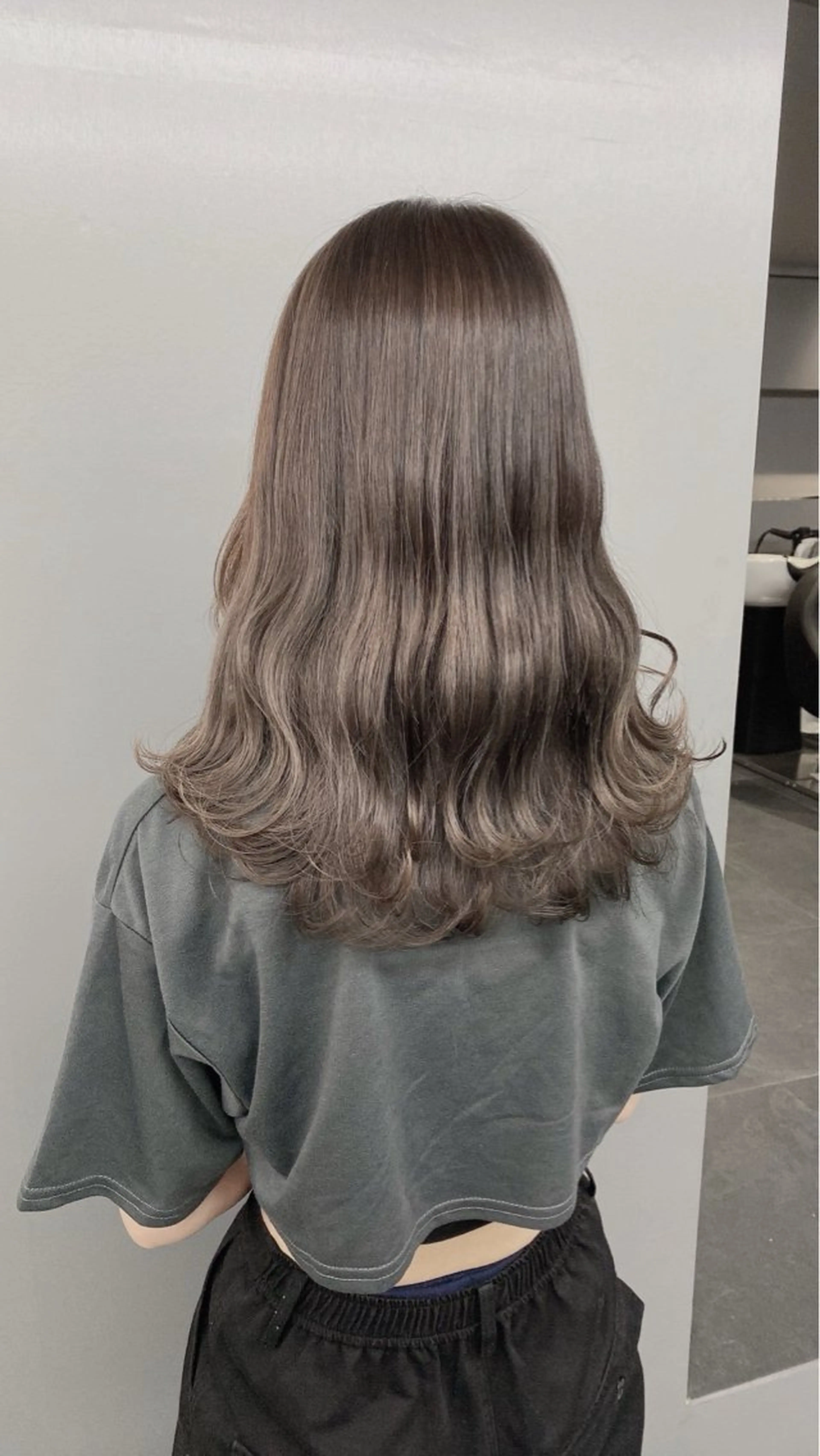 ミディアム ヘアカラー ベージュ/グレージュ 🧸あやか/表参道のヘアスタイル