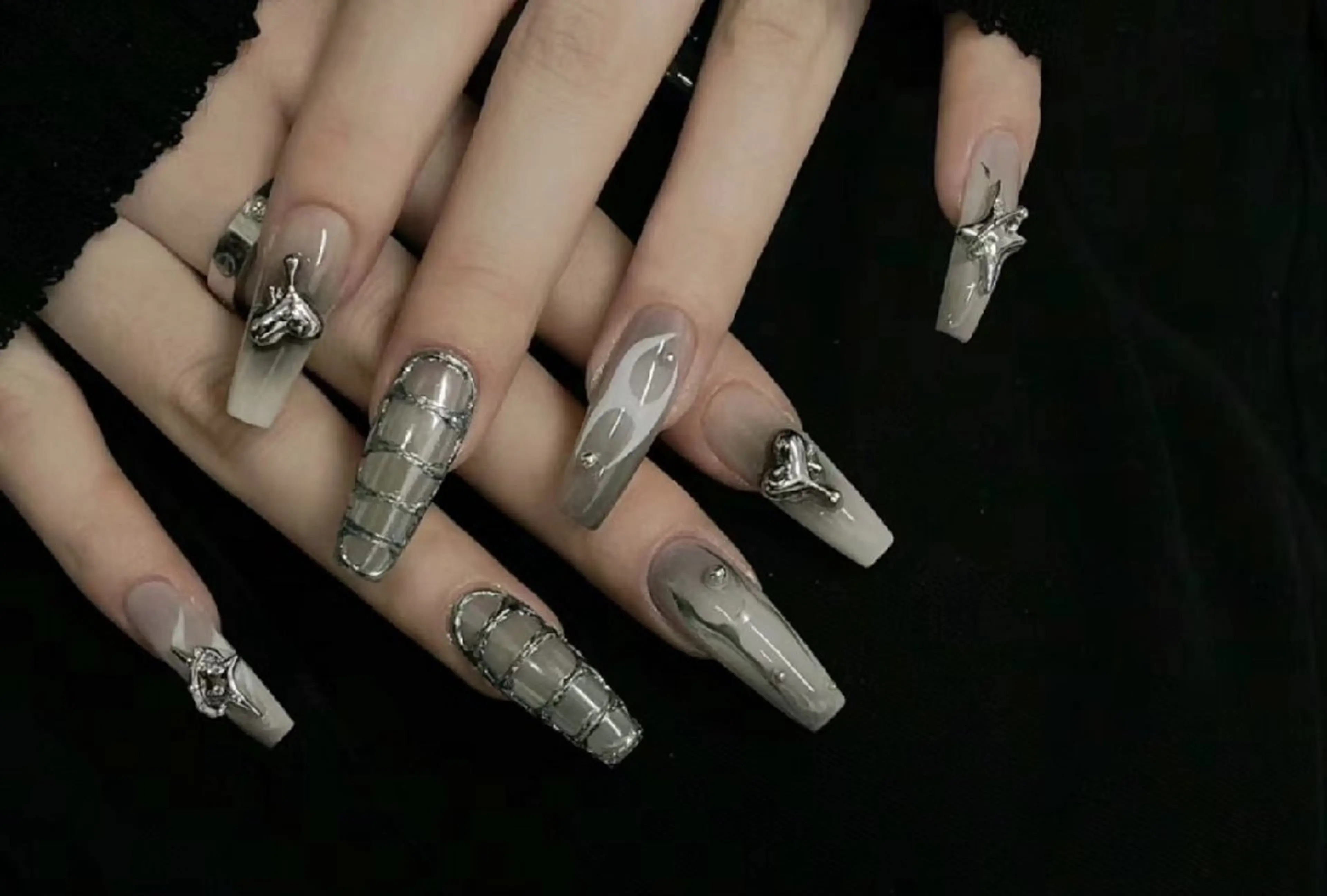 ロング ninabeauty 新宿のネイルデザイン