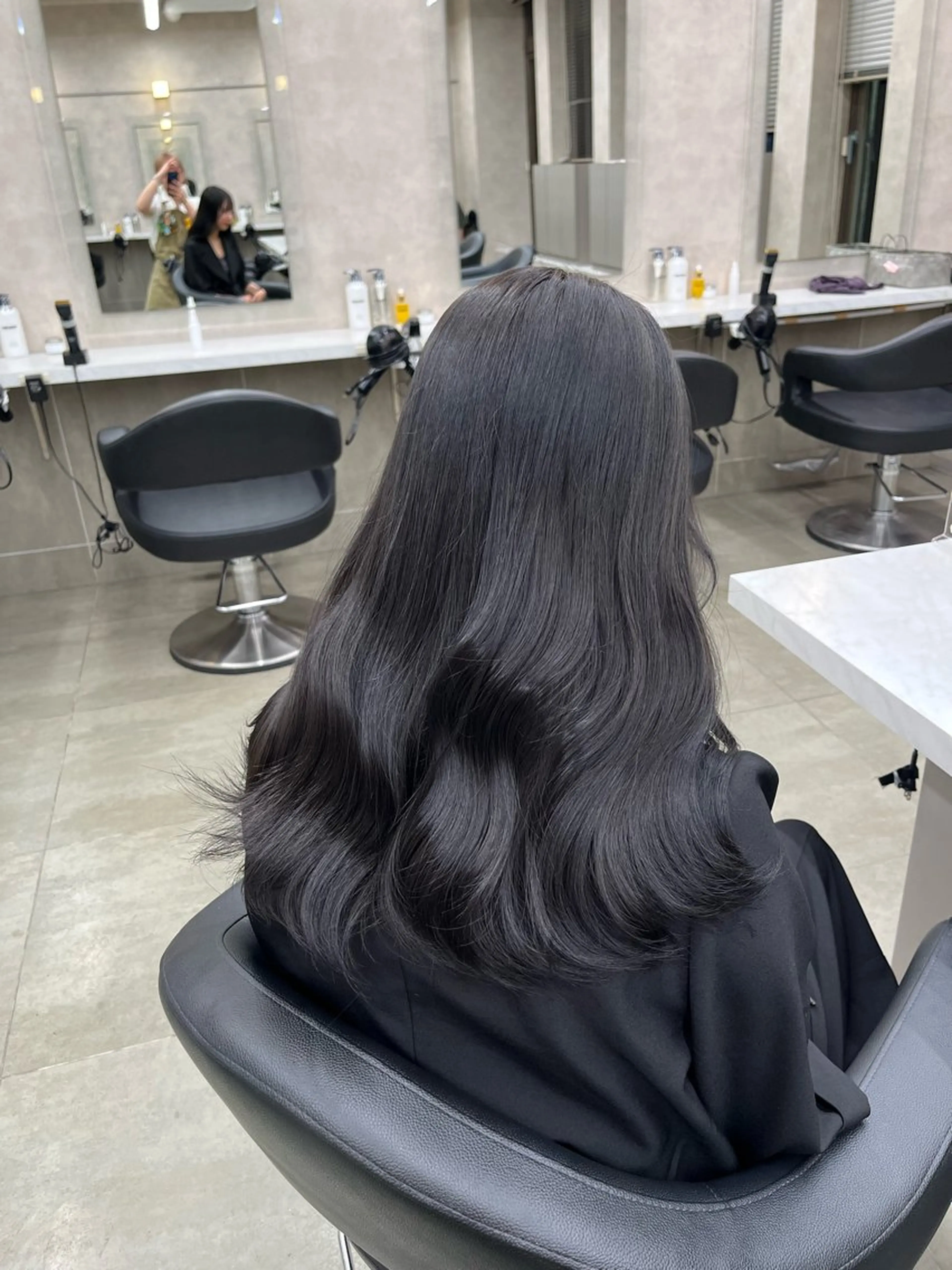 セミロング ヘアカラー トリートメント ヘッドスパ ヘアセット 寒色＆ブリーチ特化 寒色MiOのヘアスタイル