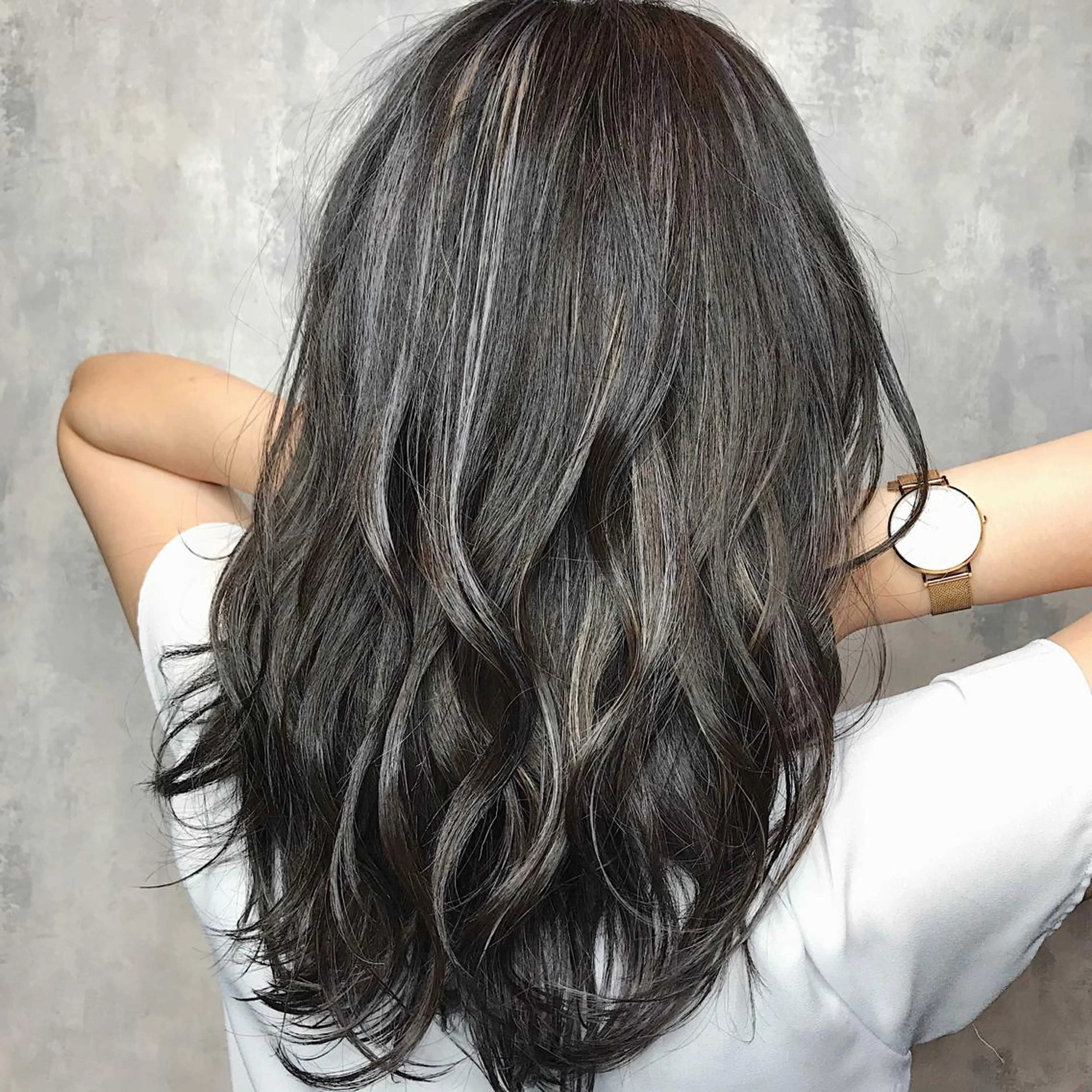 セミロング カラー ヘアアレンジ Zina渋谷エリア マネージャShionのヘアスタイル