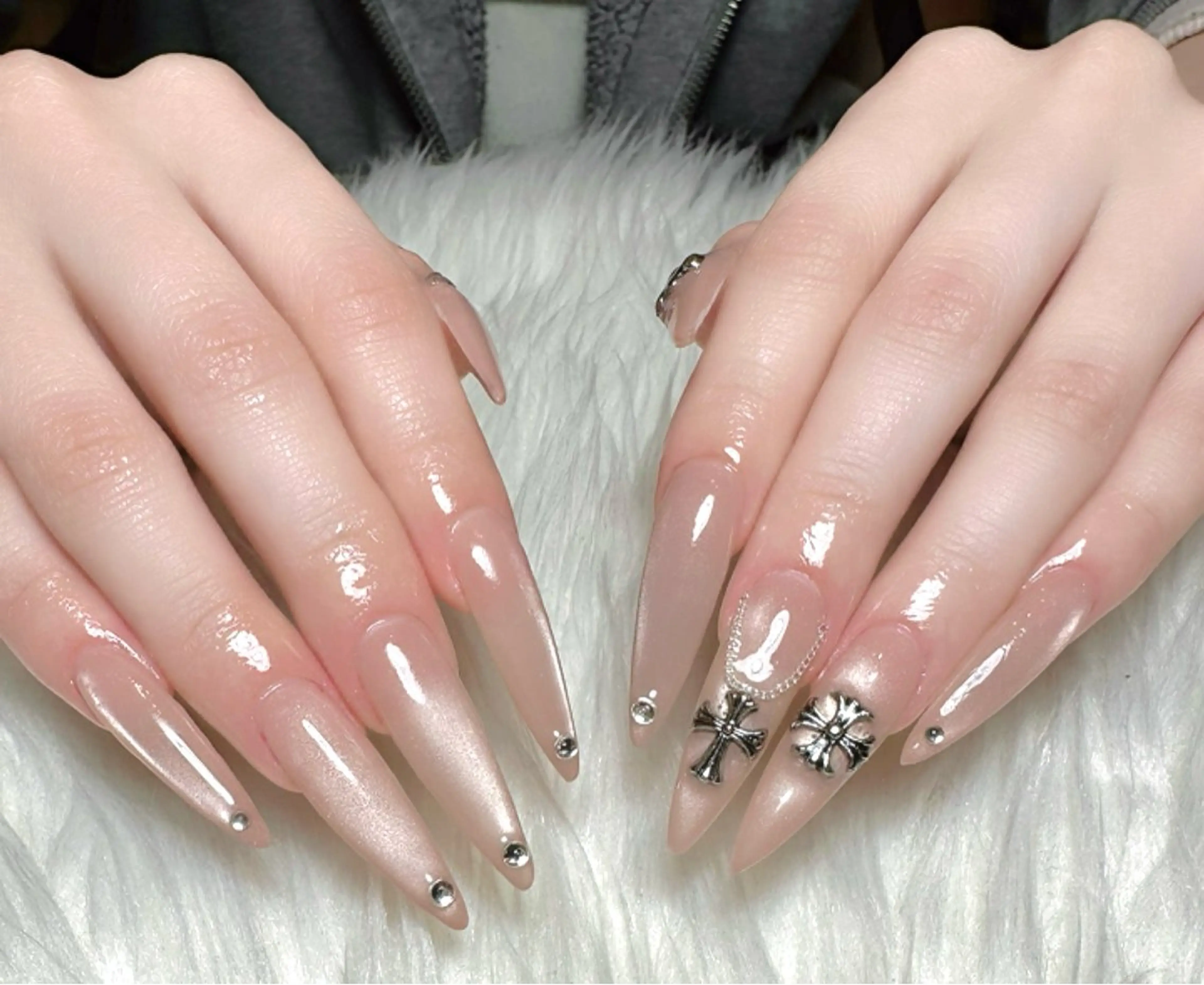 ネイル 長さ出し ロングネイル マグネットネイル 持ち込み ハンドネイル nail untitled🎀のネイルデザイン
