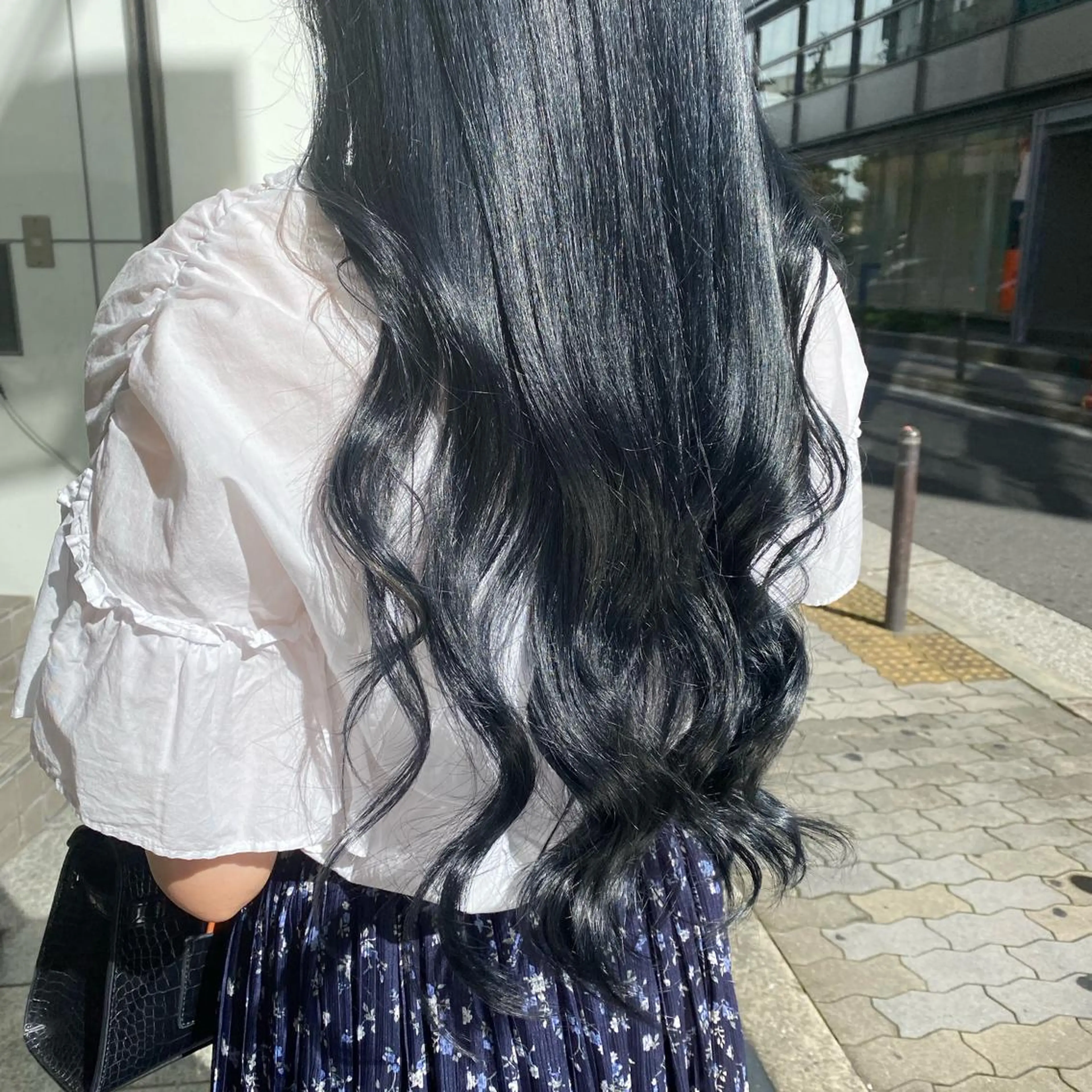 セミロング カラー ヘアアレンジ マツエク・マツパ ブルーカラー ブルージュ ネイビーカラー Noah's　Ark所属・透明感カラー🫧ヘア セット🫧松本菜月の眉毛・アイブロウイメージ