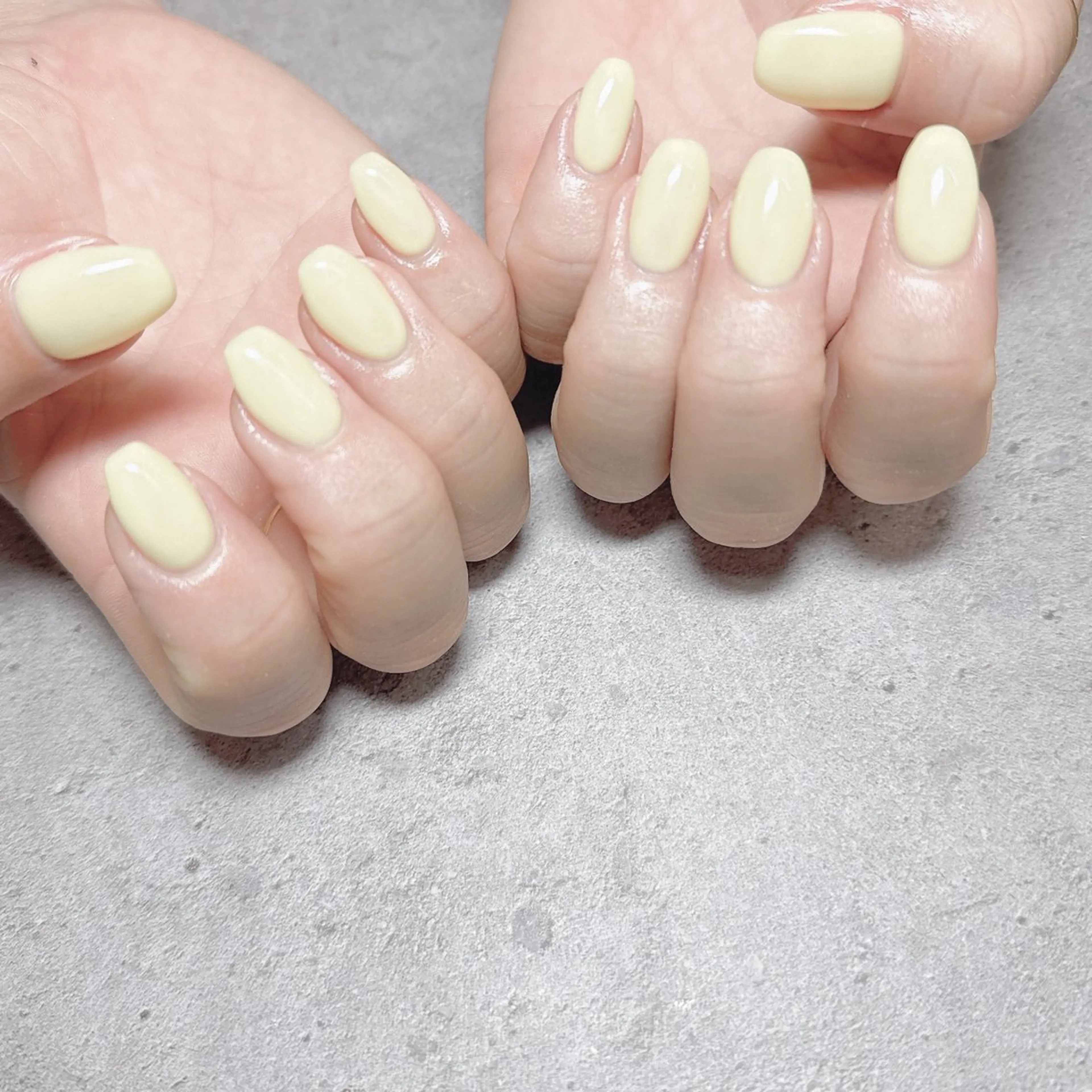 ネイル ワンカラーネイル 黄色 maru。所属・maru。 浅岡のネイルデザイン