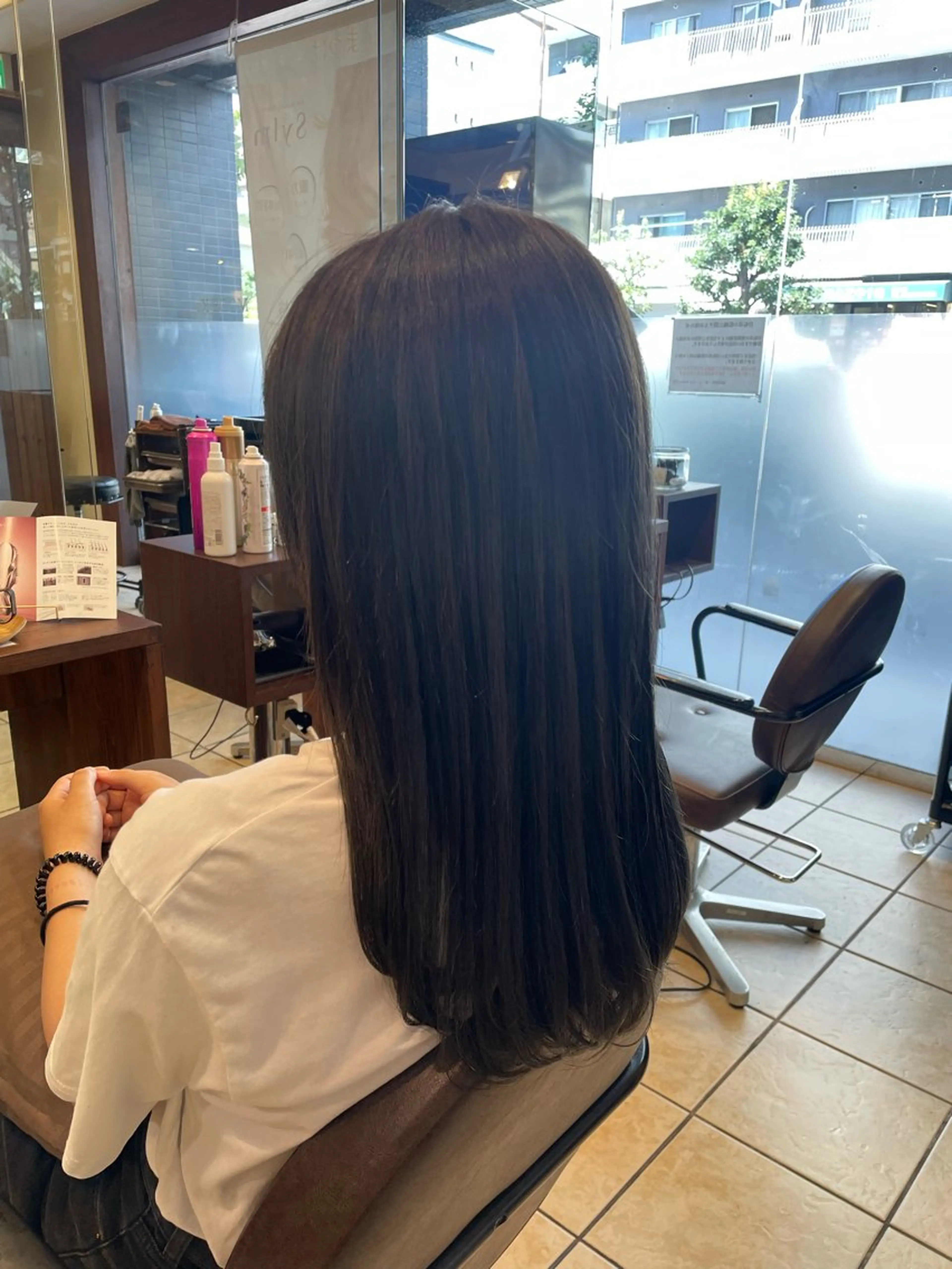 セミロング 桑田 新菜のヘアスタイル