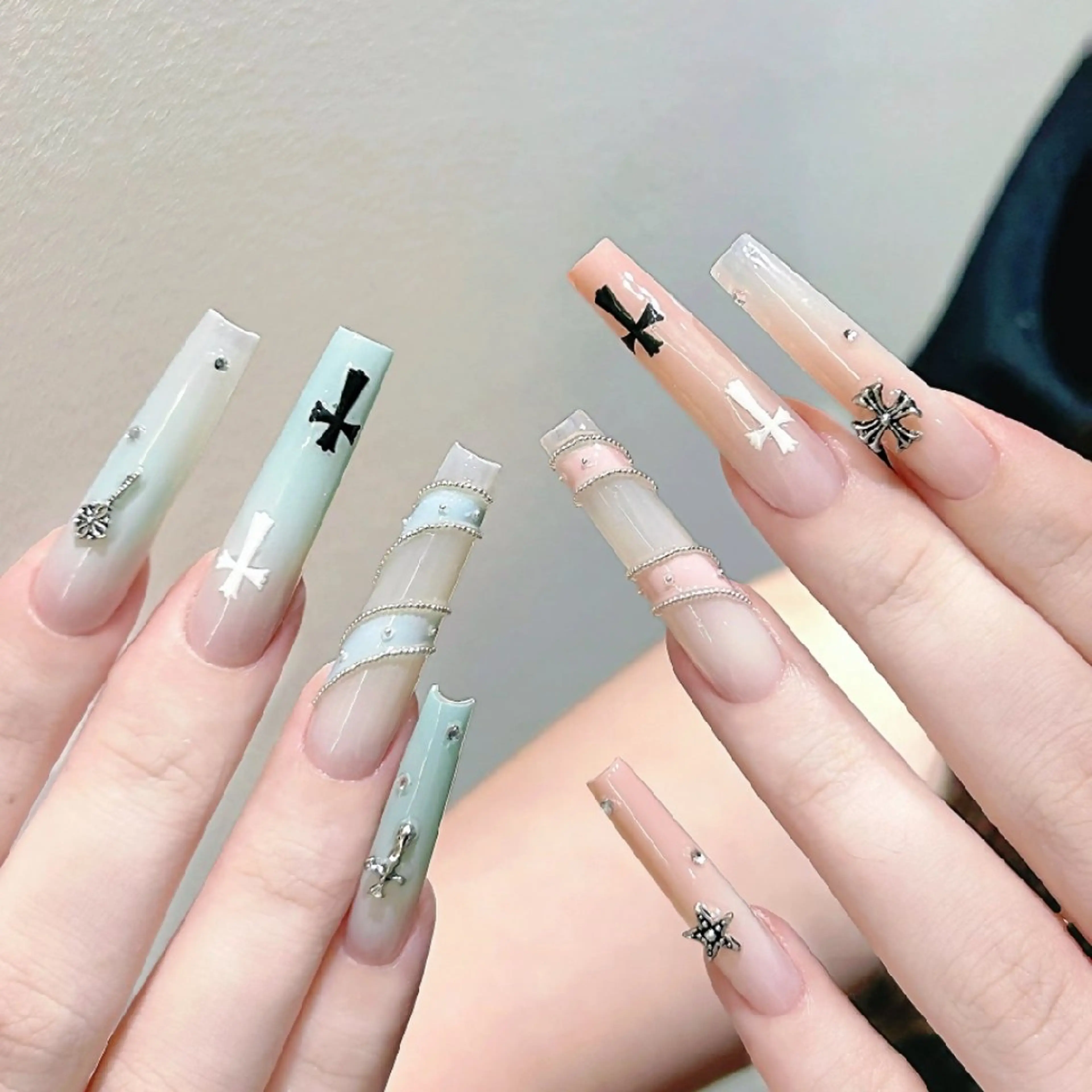 ネイル 清水 亞美のネイルデザイン