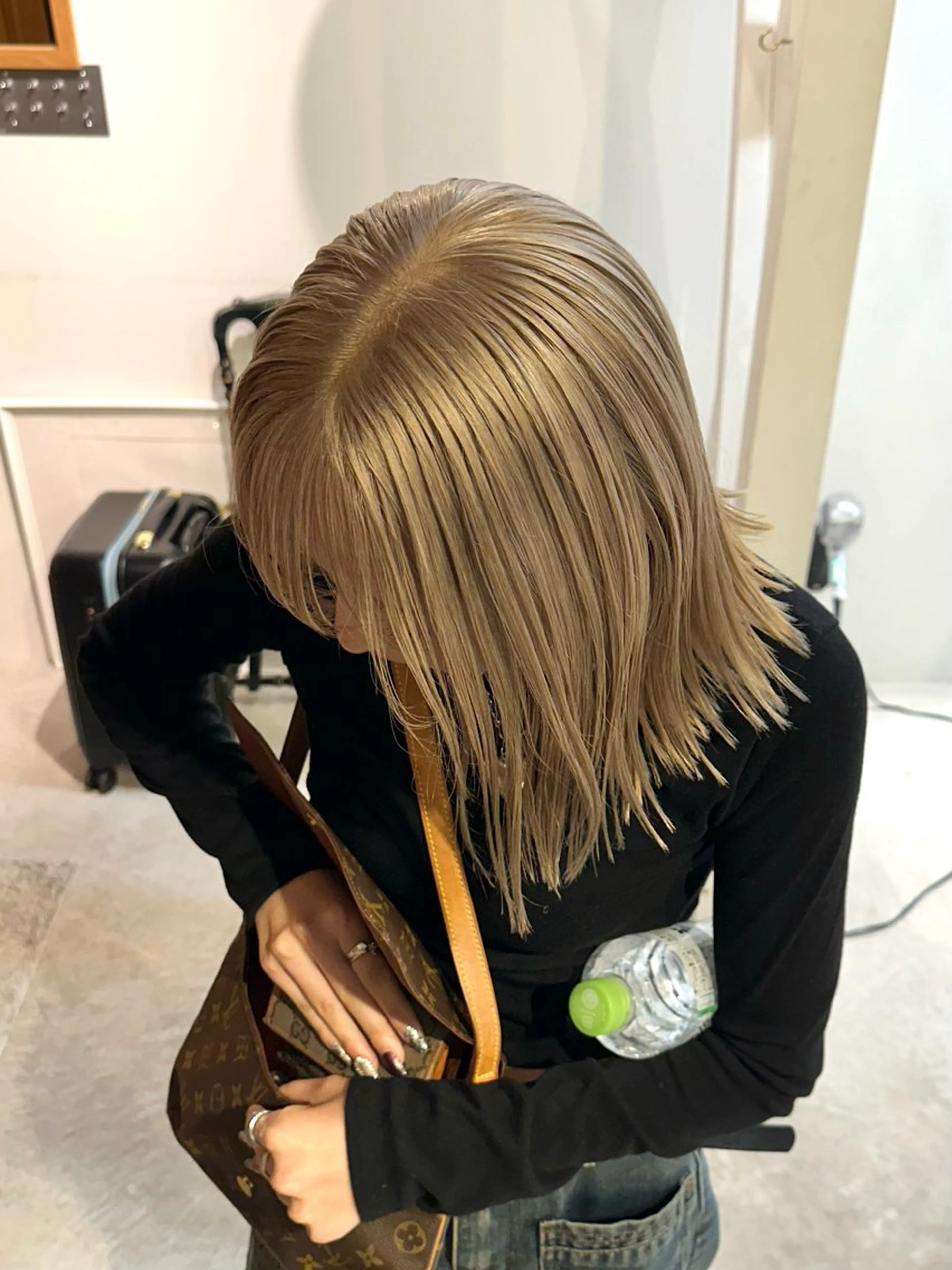 ミディアム カット ヘアカラー トリートメント 抜きっぱなしブロンド ササキカズマのヘアスタイル