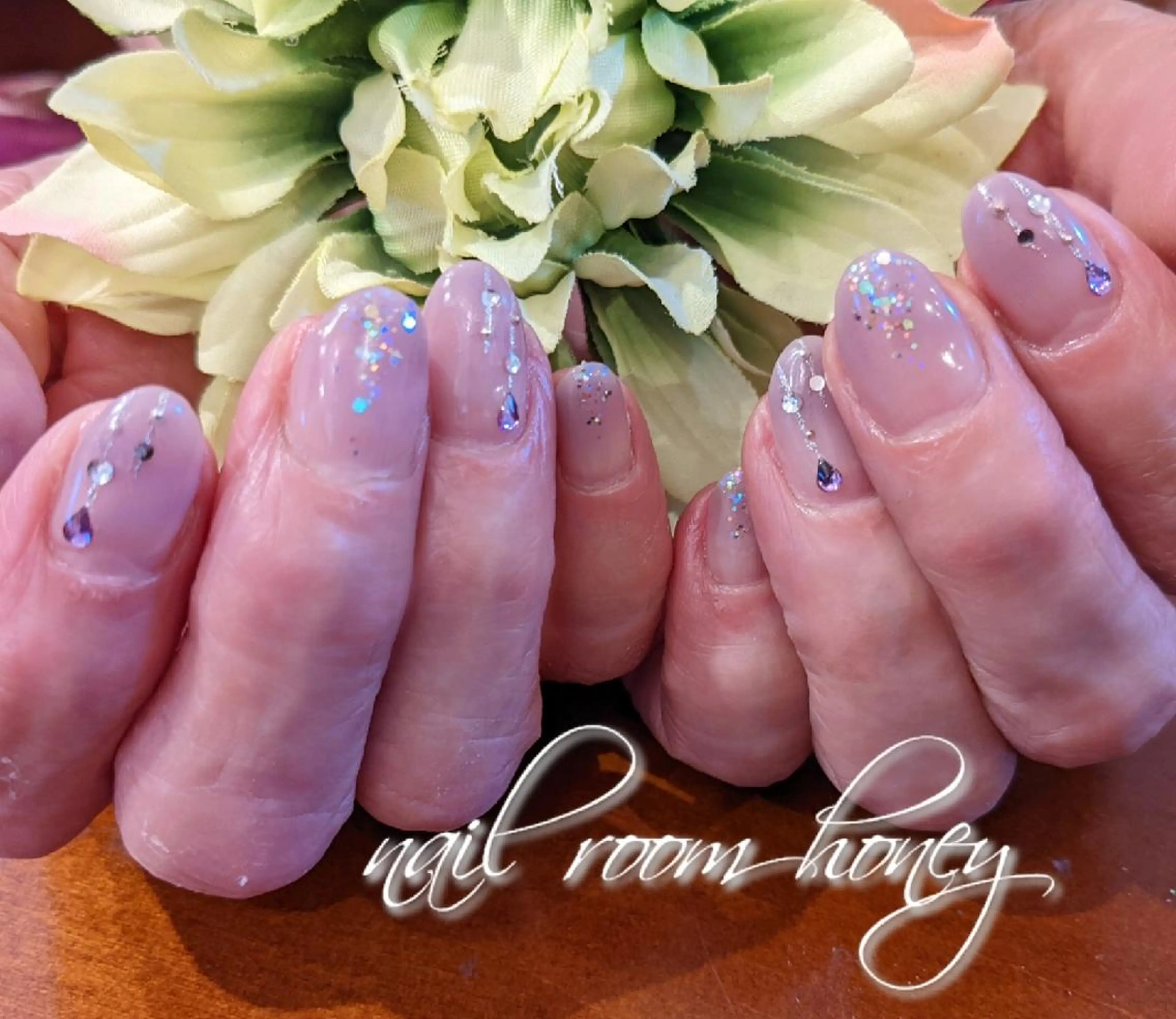 ネイル ジェルネイル グラデーション キラキラネイル パープル シンプルネイル nail room  honeyのネイルデザイン