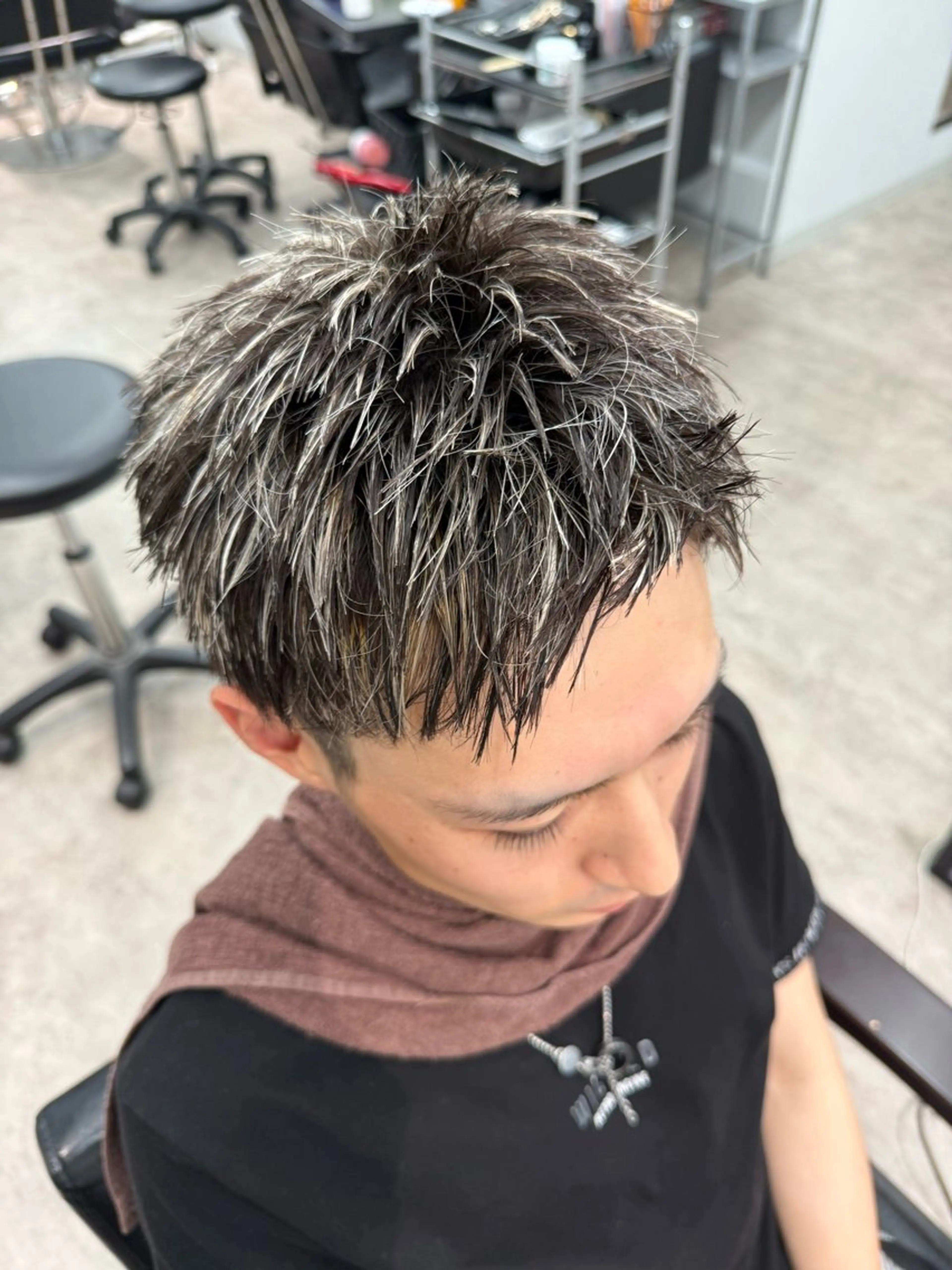 ショート カット ヘアカラー 海老澤 玲二のヘアスタイル