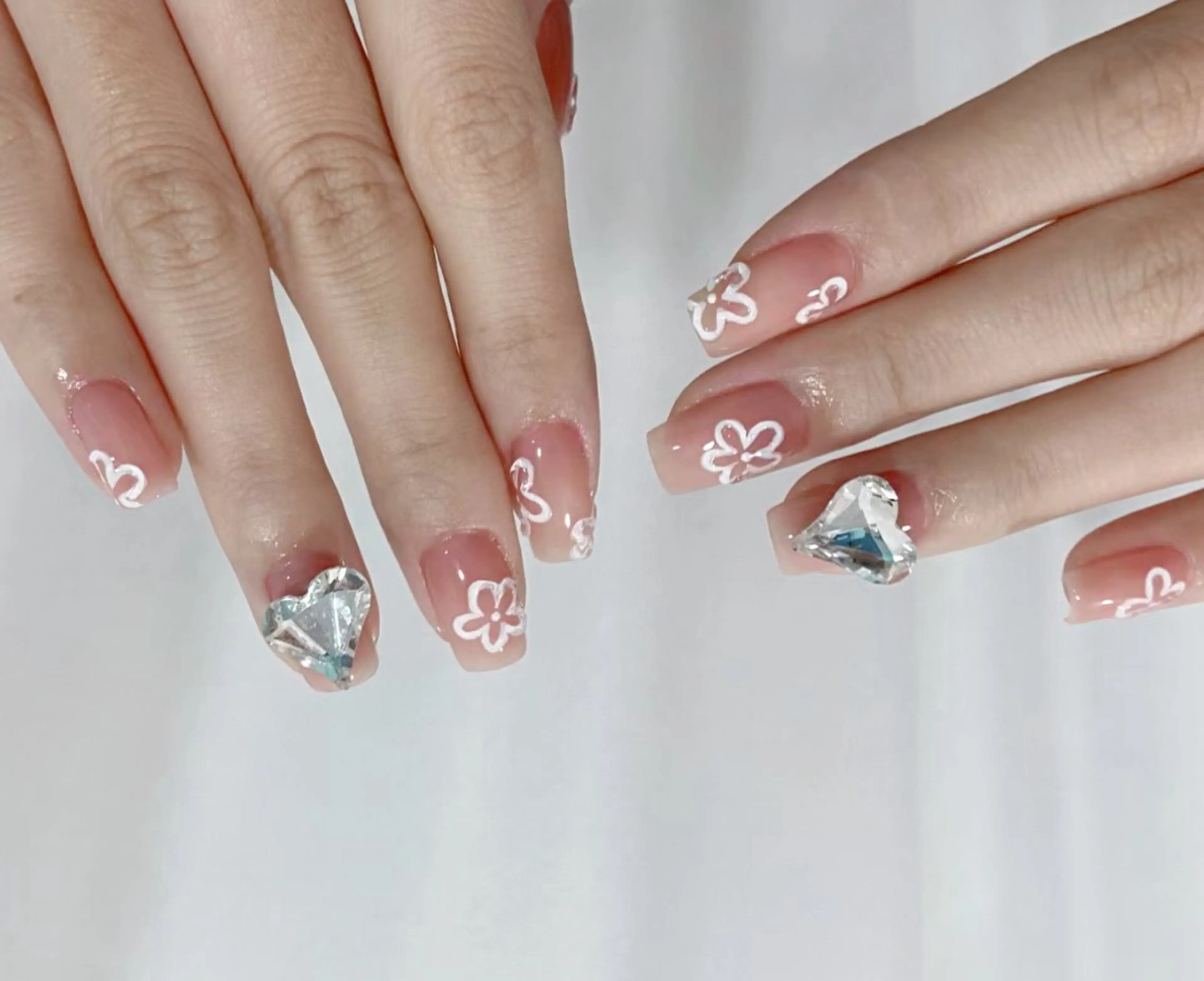 ネイル Q Free nailsのネイルデザイン