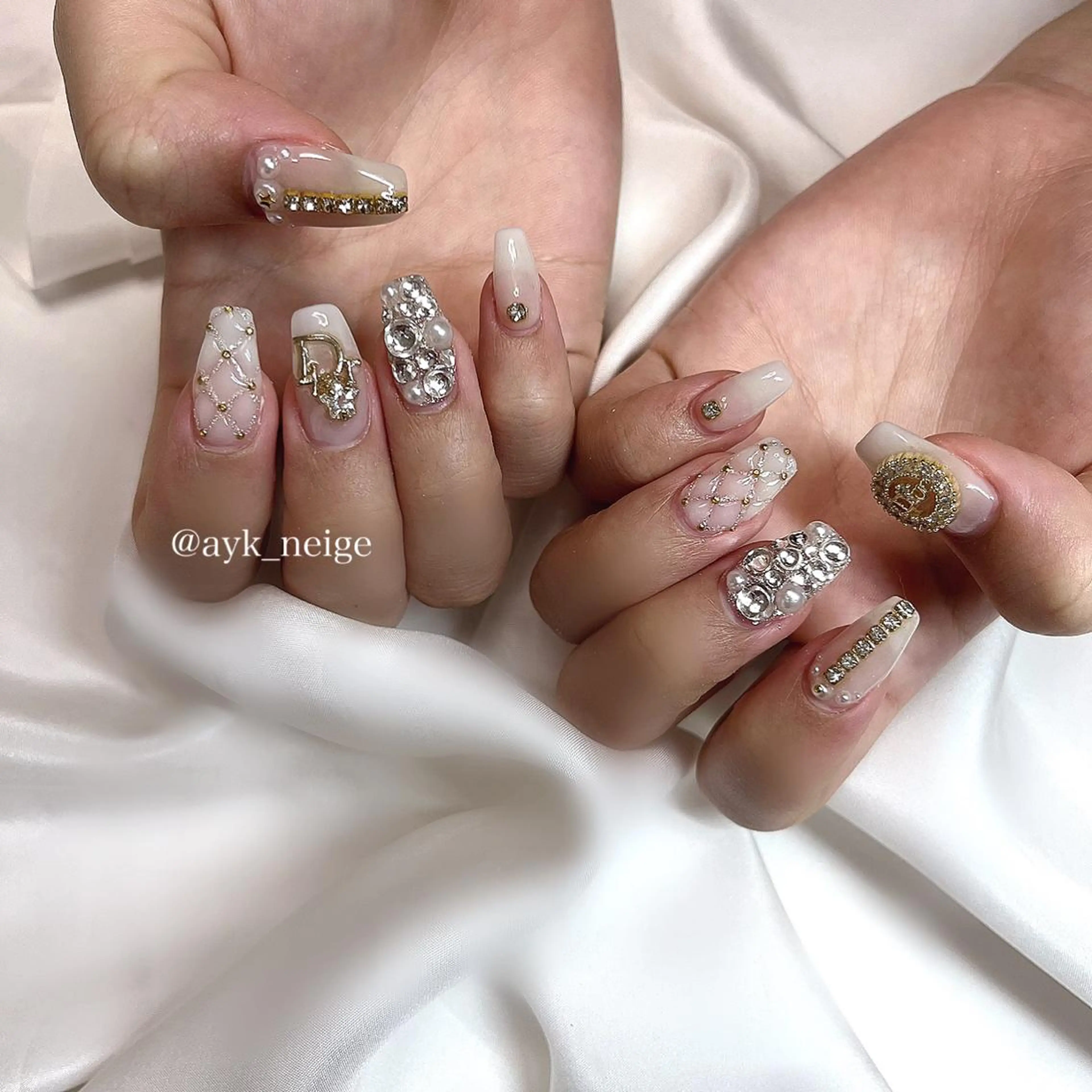 ネイル フットネイル グラデーション キラキラネイル 韓国ネイル マグネットネイル n'eige nail所属・大谷 綾香のネイルデザイン