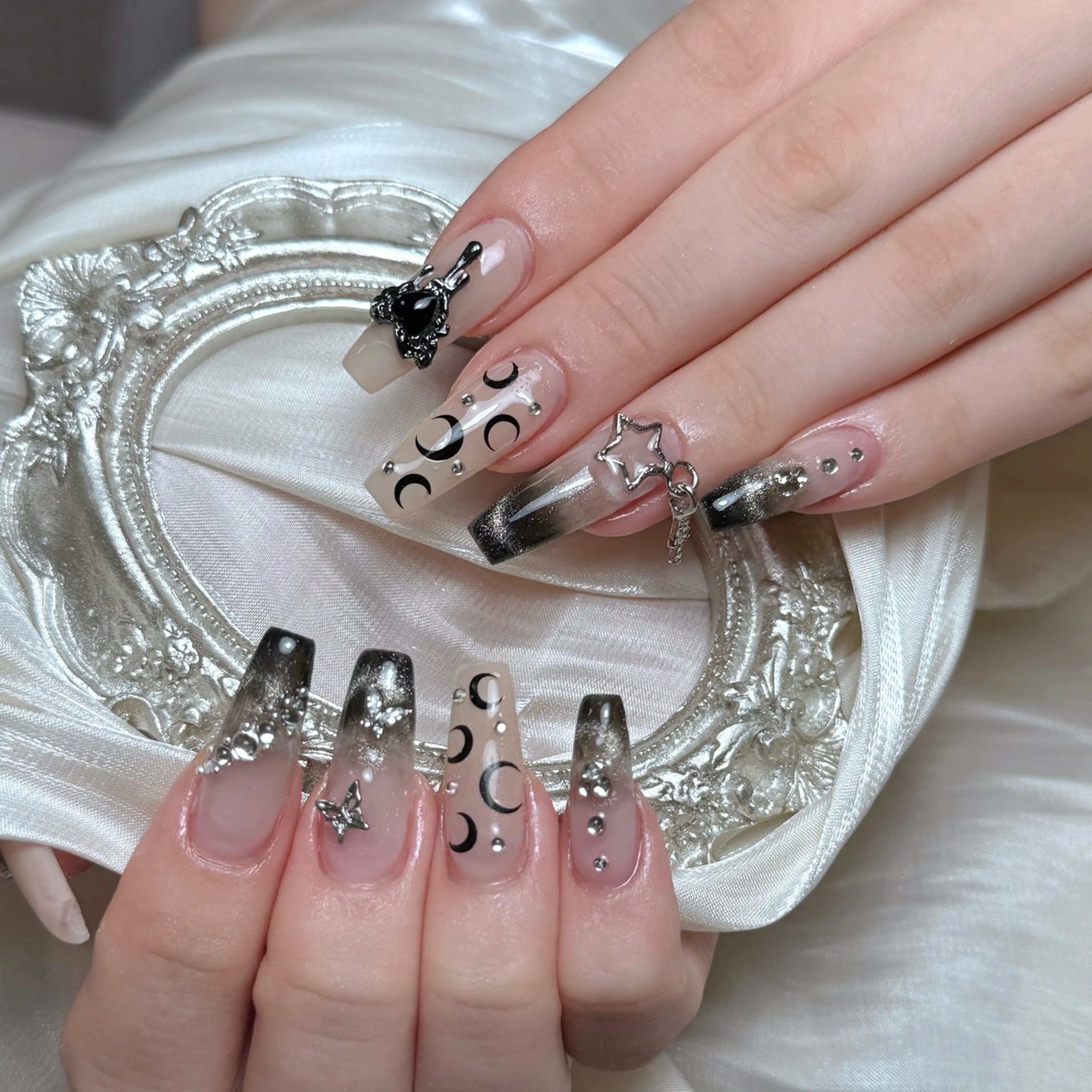 ネイル Maggie Nail🦩のネイルデザイン