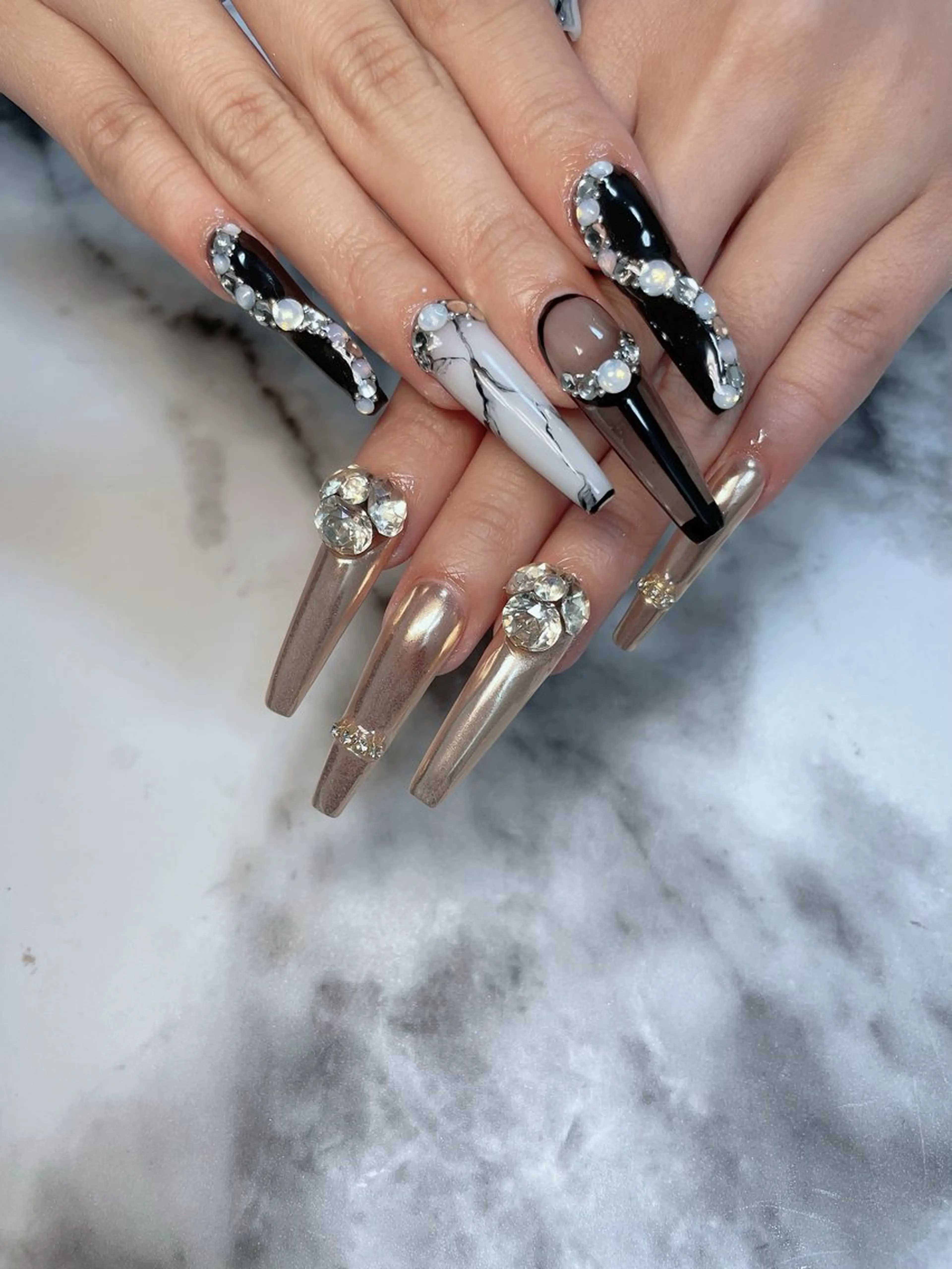 ネイル ロングネイル ハンドネイル salon de belnetta所属・kayo 💅のネイルデザイン