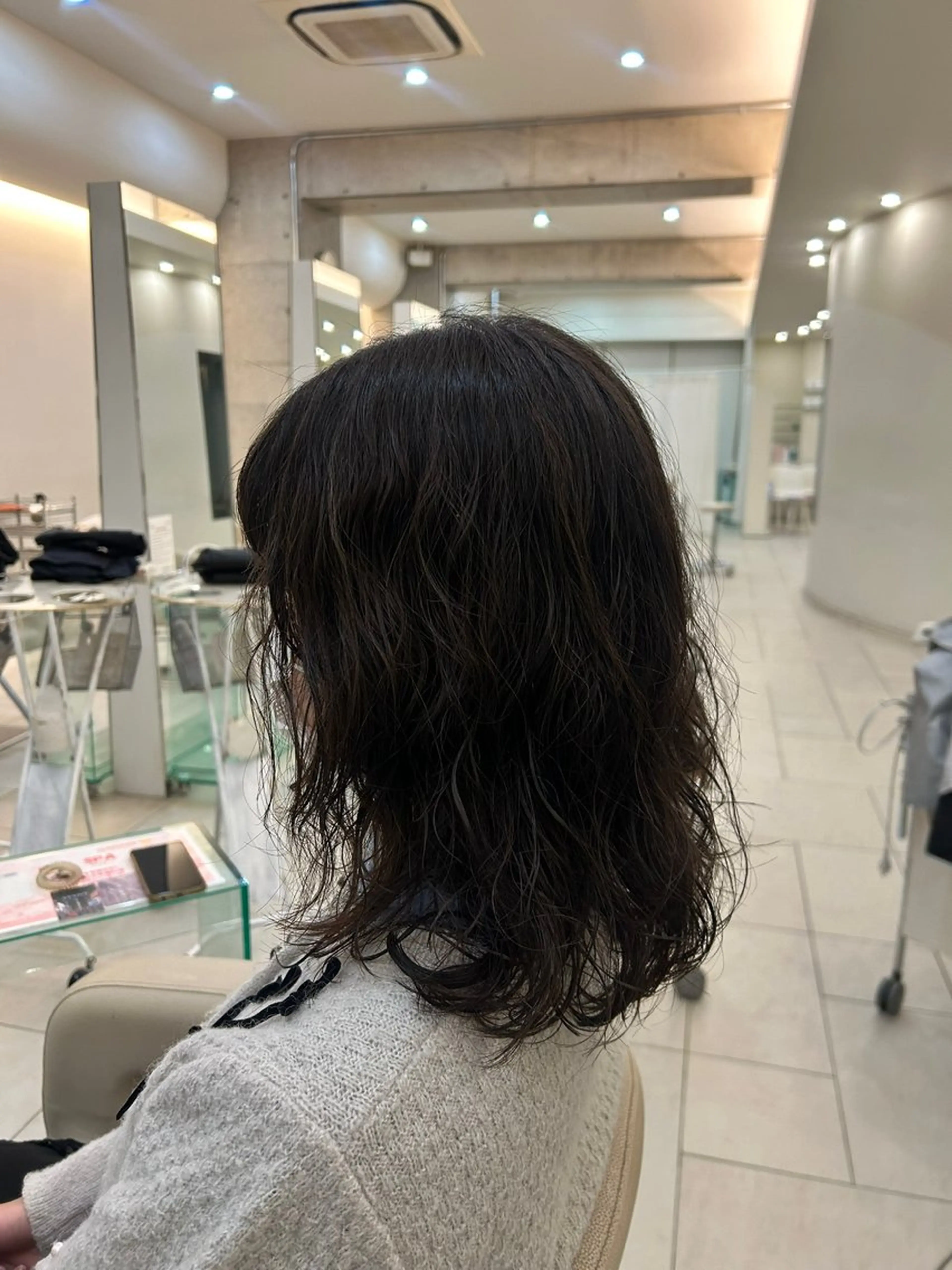 ミディアム カット パーマ 似合わせ アヤナのヘアスタイル