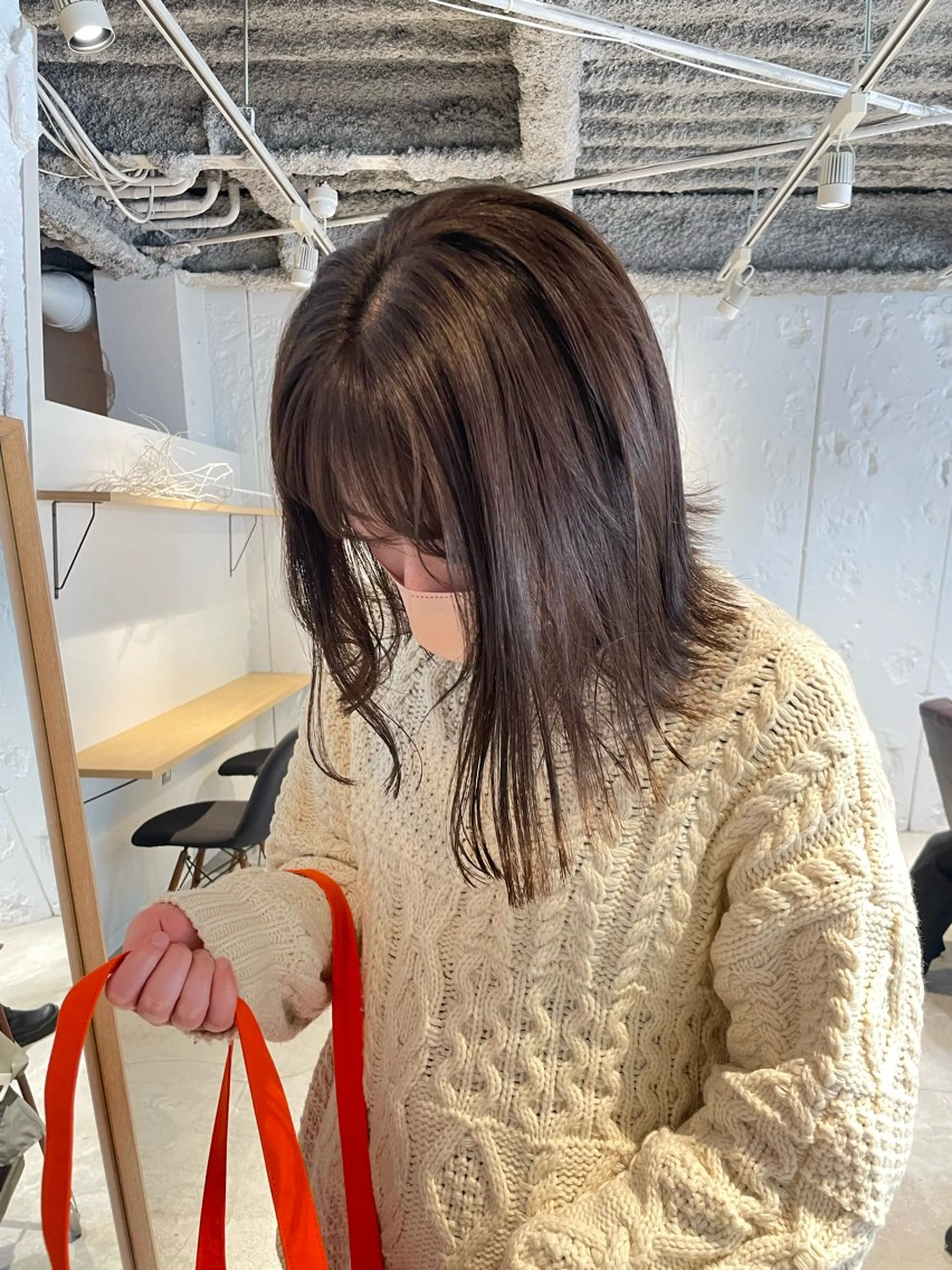 ミディアム カラー アディクシーカラー ベージュカラー 透明感カラー レイヤー×初 パーマ|hinakoのヘアスタイル