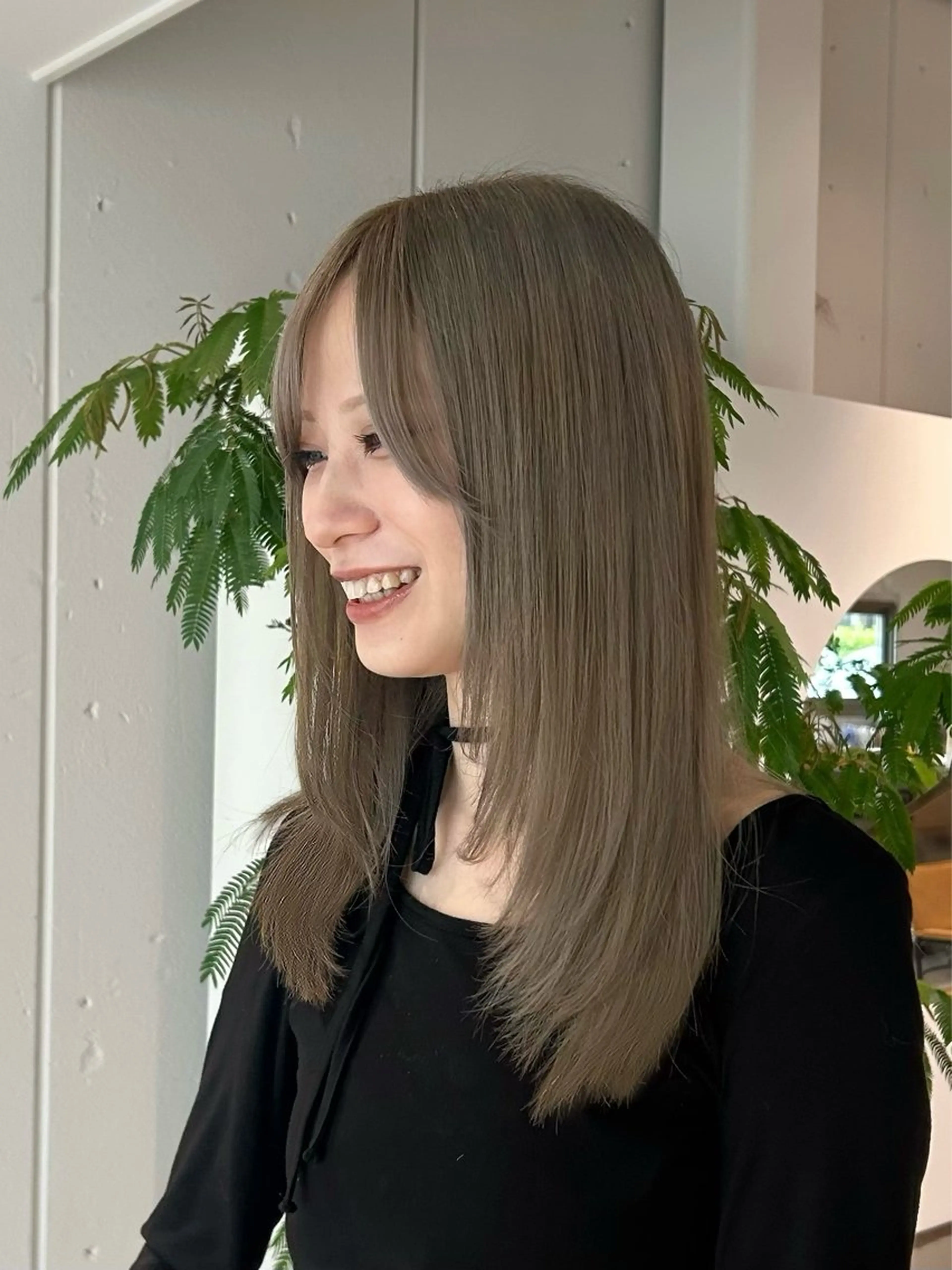 セミロング カラー 明瀬　咲良🩰 透明間カラーのヘアスタイル