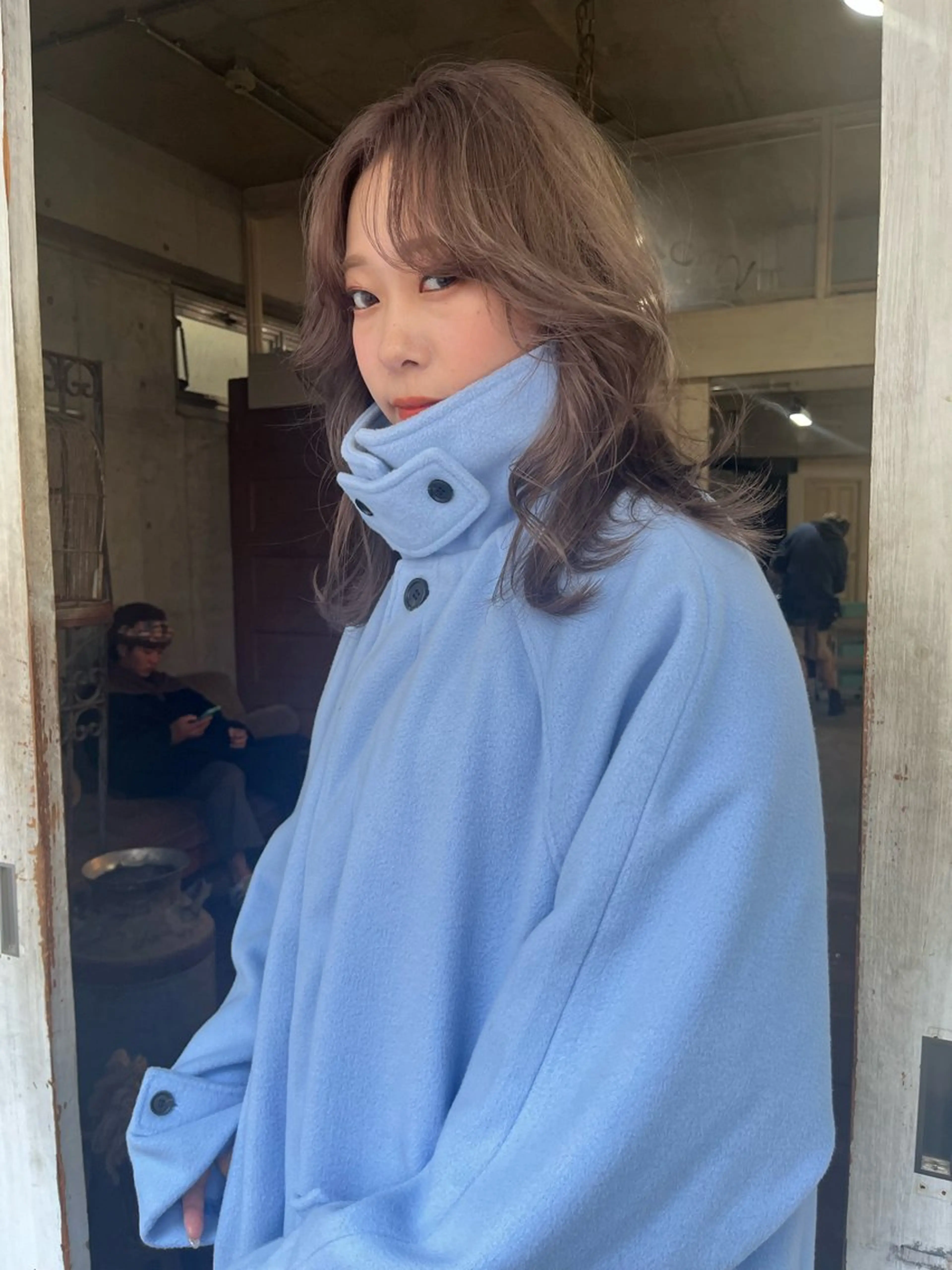 ミディアム カット ヘアカラー トリートメント ハイトーン/顔まわり レイヤー/YUKAのヘアスタイル