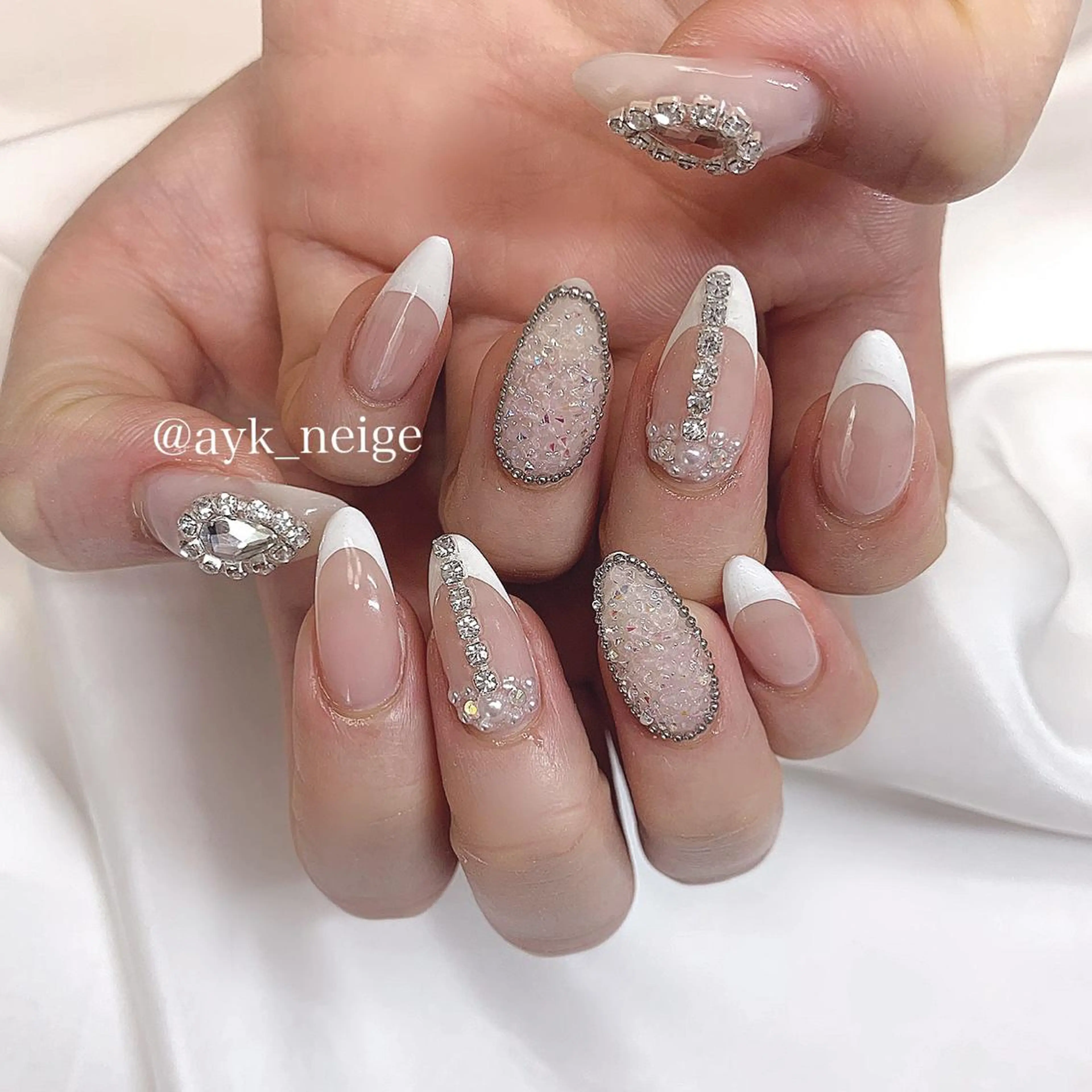 ネイル フレンチネイル ハート 韓国ネイル 冬ネイル n'eige nail所属・大谷 綾香のネイルデザイン