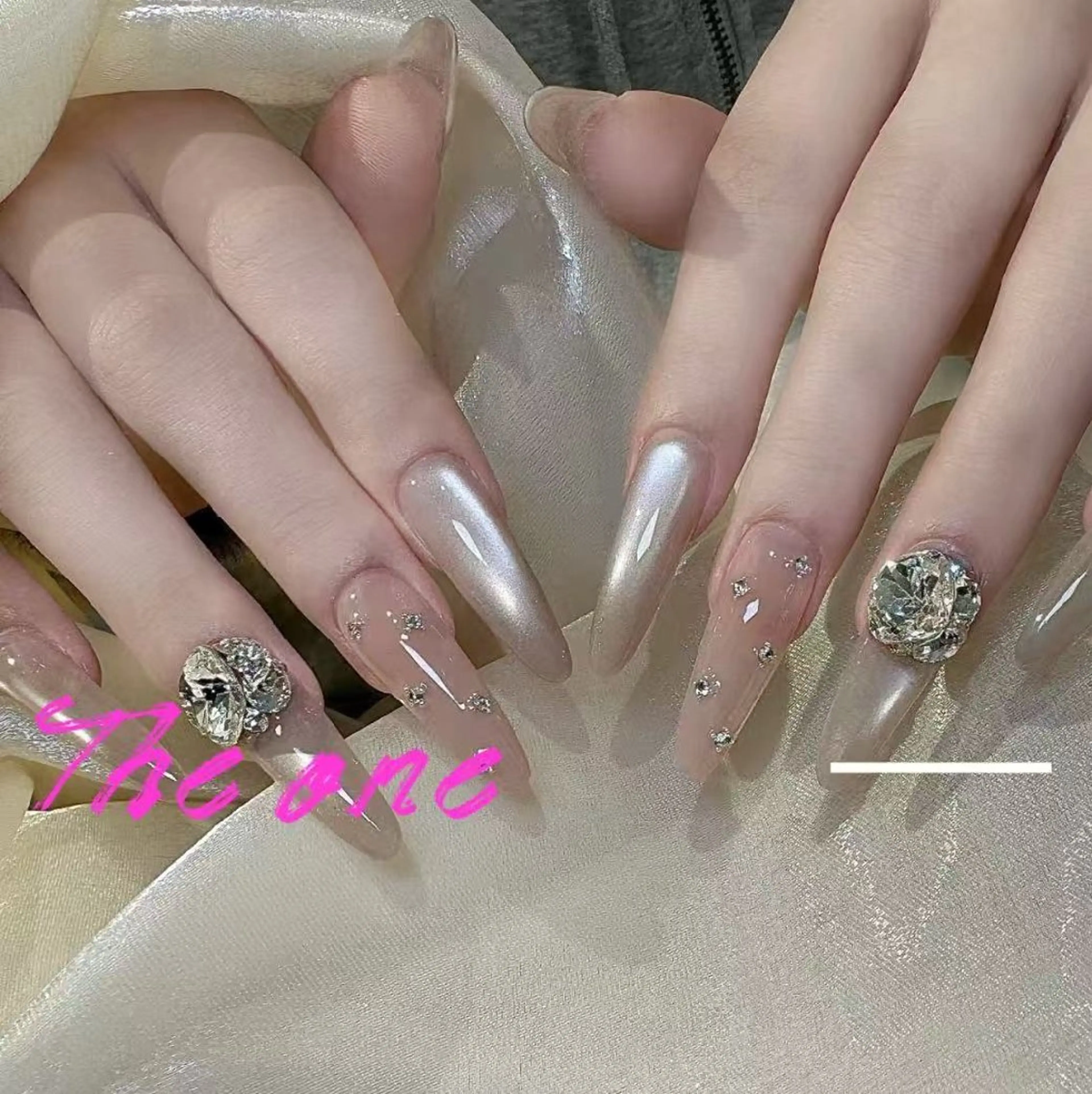 シンプルデザイン+スカルプ+つけ放題の写真