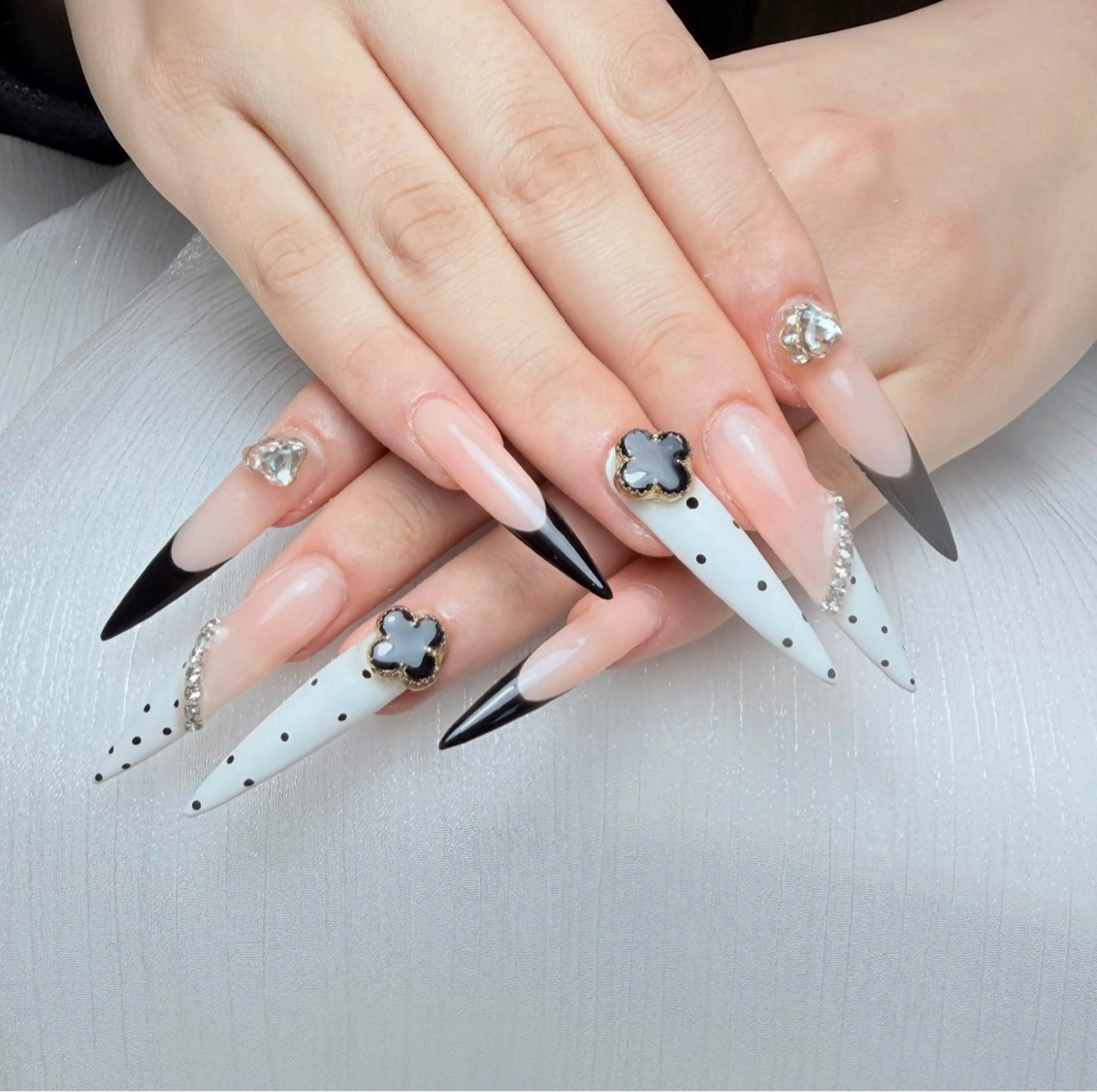 ネイル 持ち込み ネイルチップ Tini ANA.CHUOのネイルデザイン