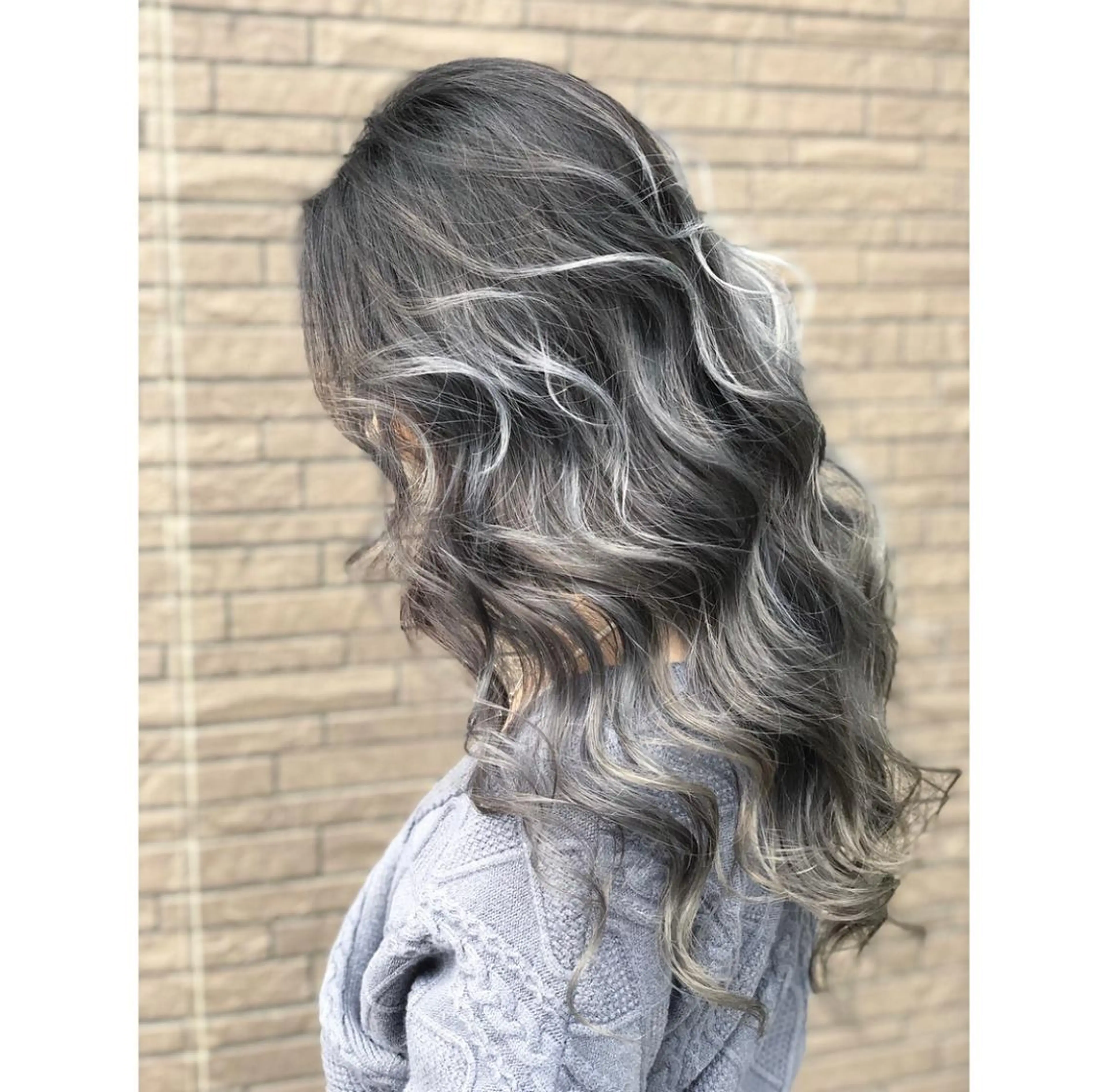 ロング カラー ヘアアレンジ バレイヤージュ デザインカラー グラデーションカラー ハイライトカラー ハイトーンカラー アンドウ ユウ/ レイヤーカット/韓国のヘアスタイル