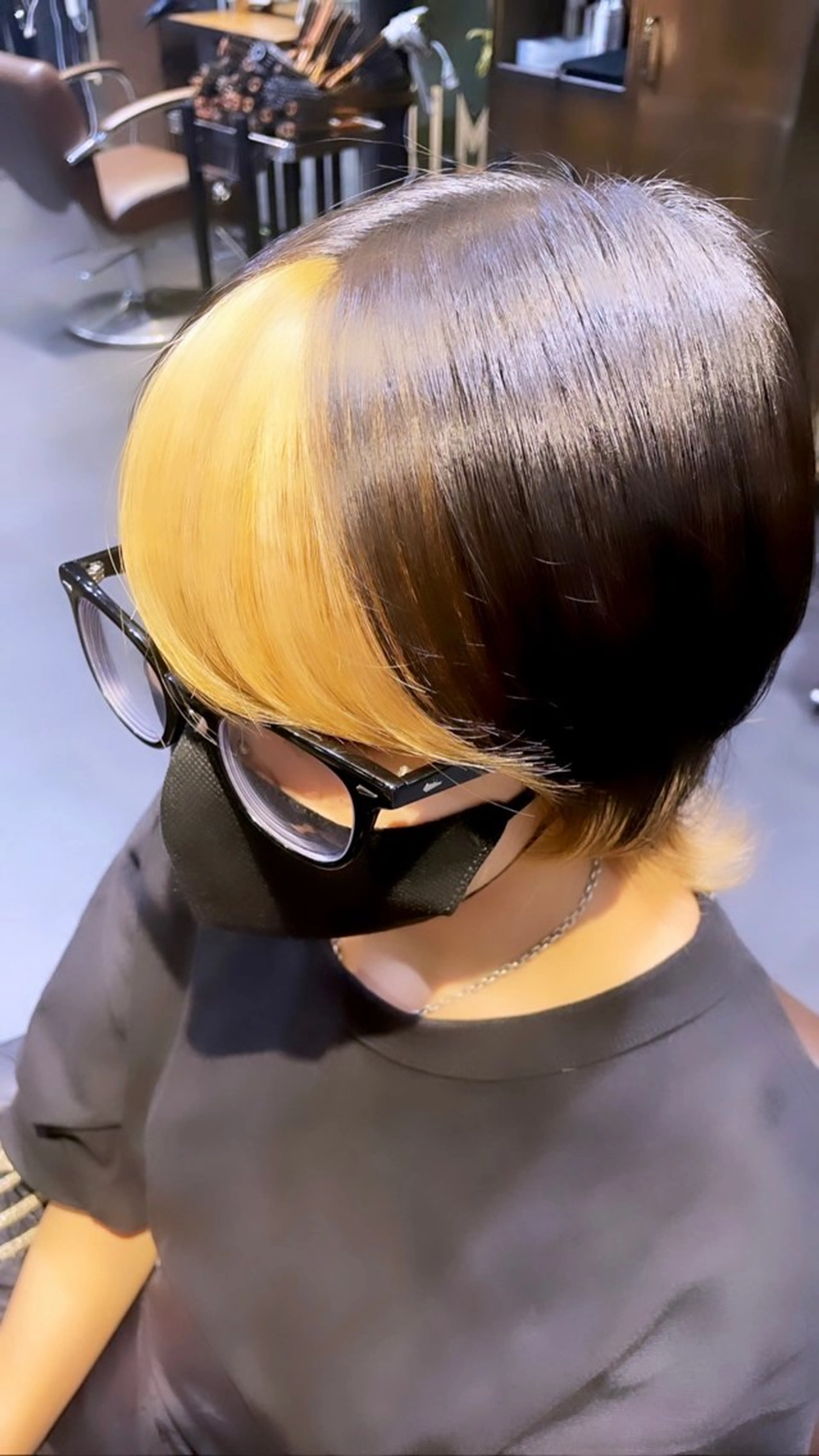 ショート カラー ヘアカラー ブリーチ＆縮毛矯正 🧸tomoki🧸のヘアスタイル