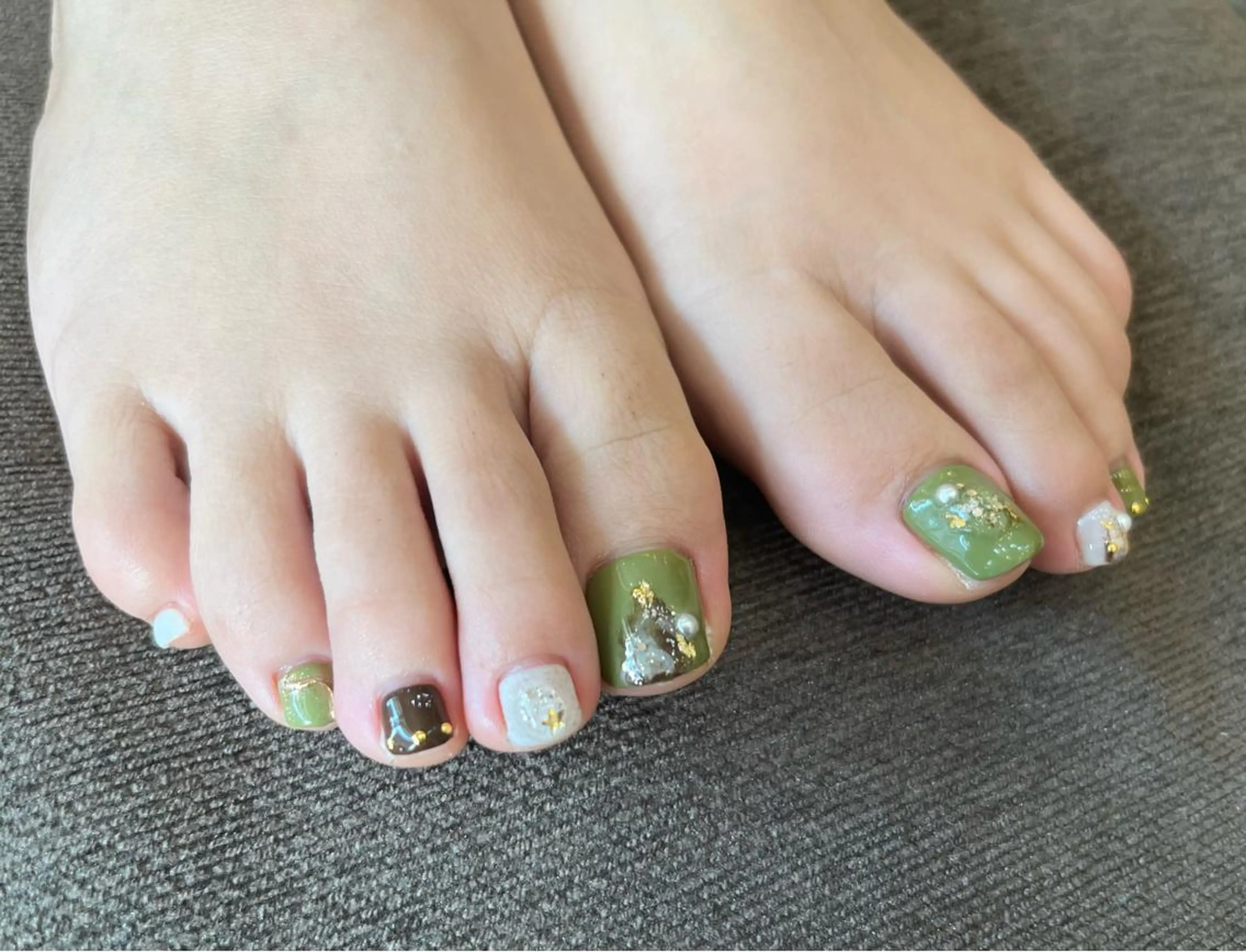 ネイル フットネイル eclale nのネイルデザイン