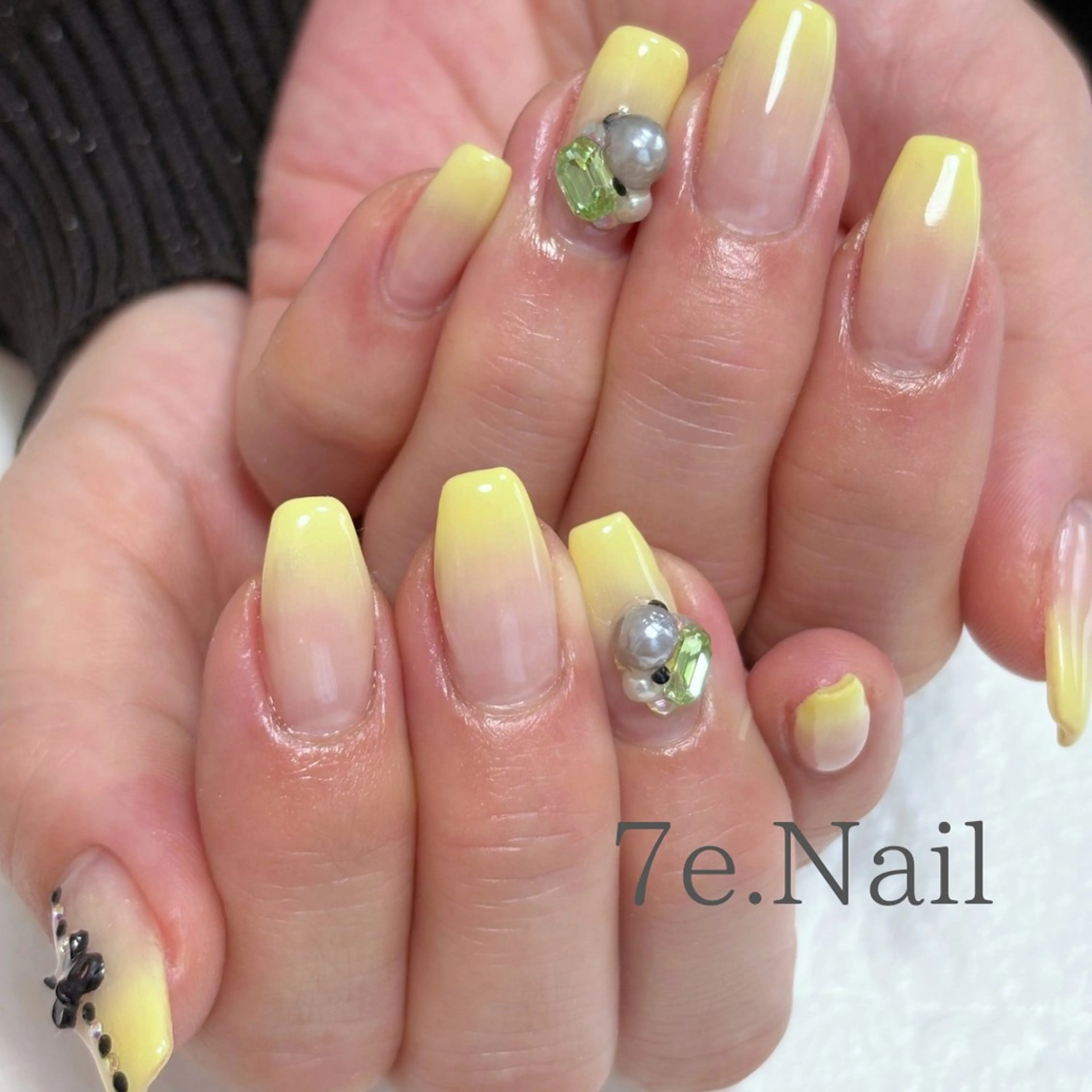 ネイル 7e. Nailのネイルデザイン