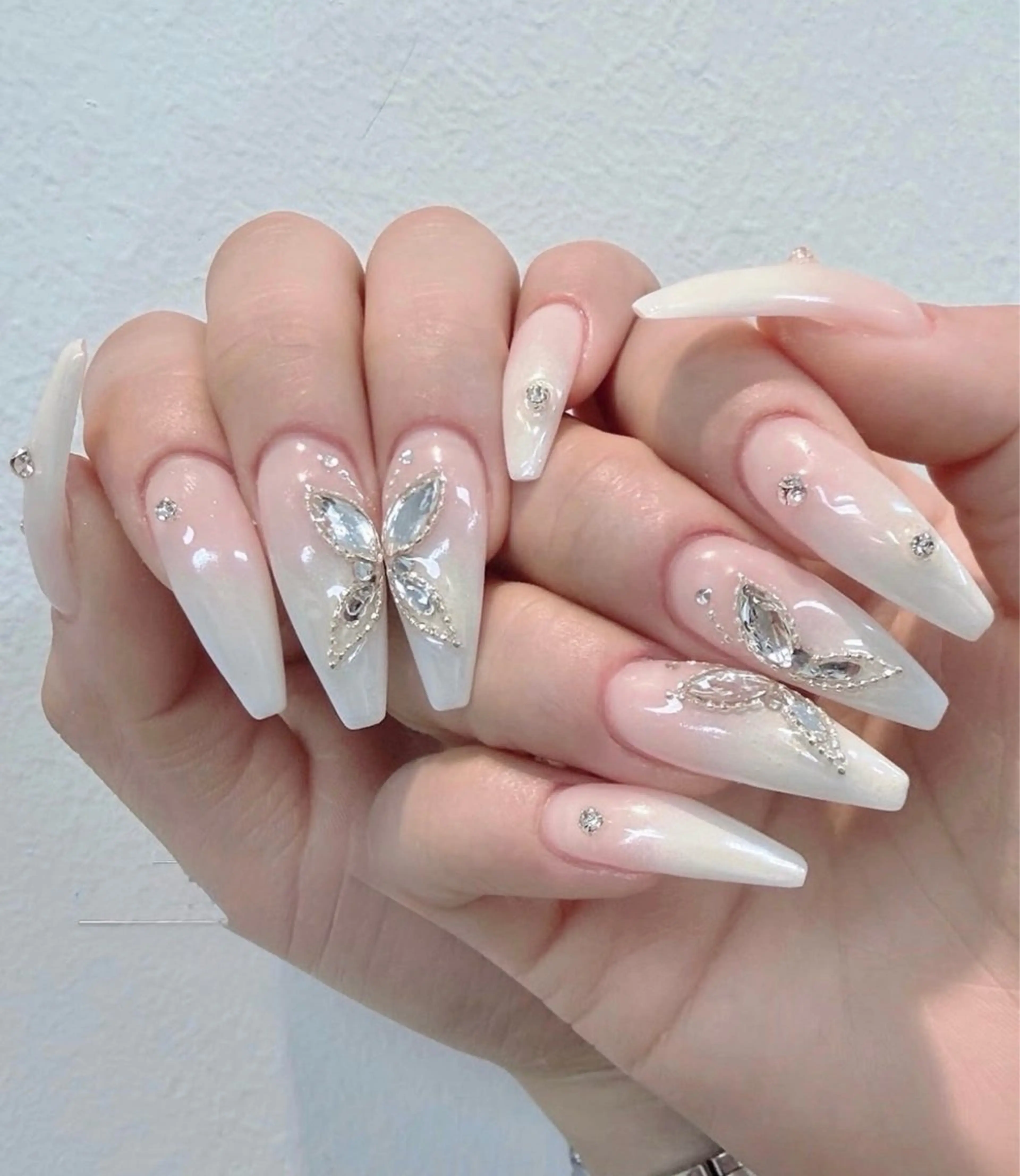 ネイル 長さ出し フレンチネイル 韓国ネイル レース マグネットネイル ハンドネイル 波 なみのネイルデザイン