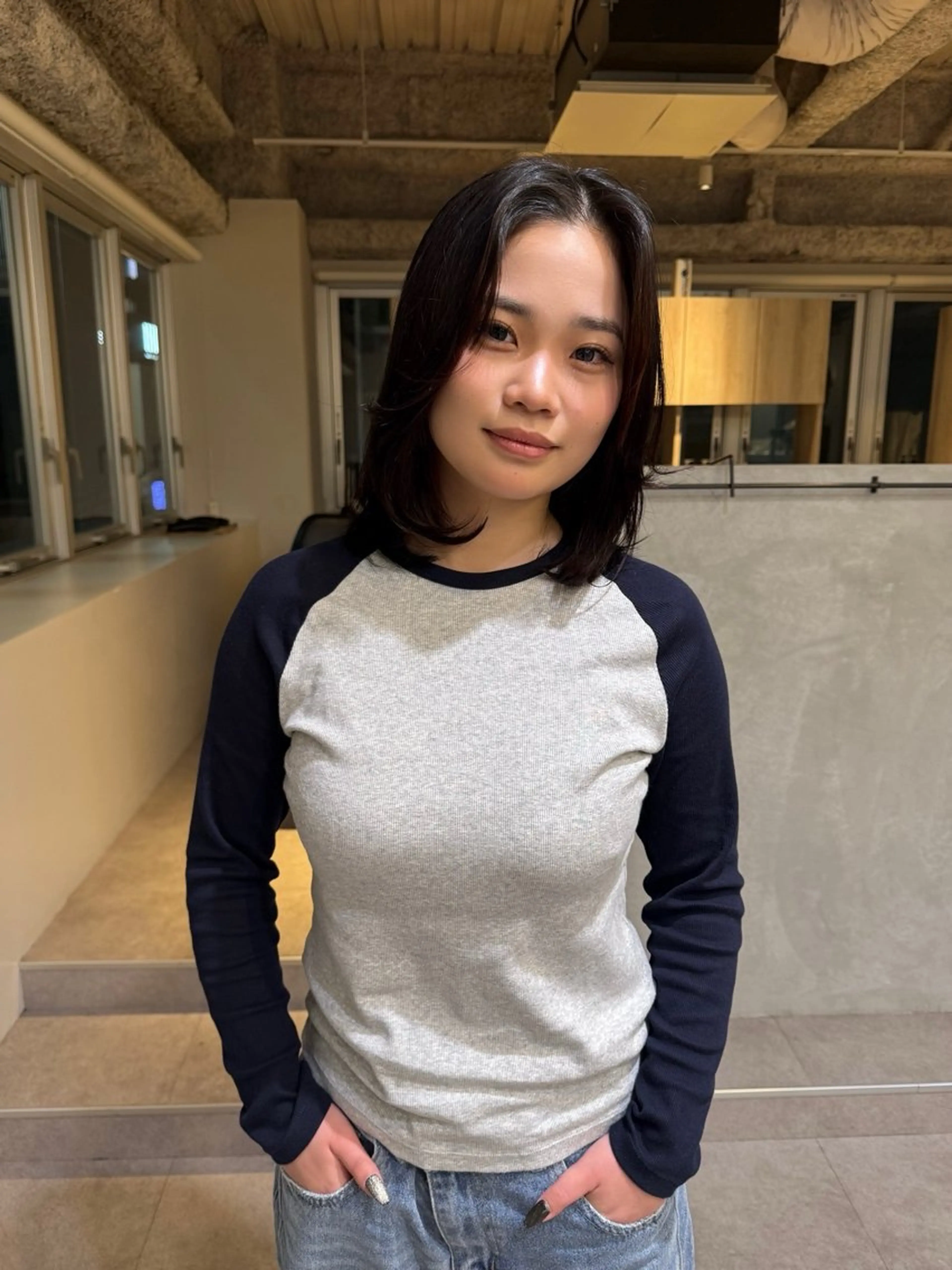 ミディアム SARA 【大阪梅田】のヘアスタイル