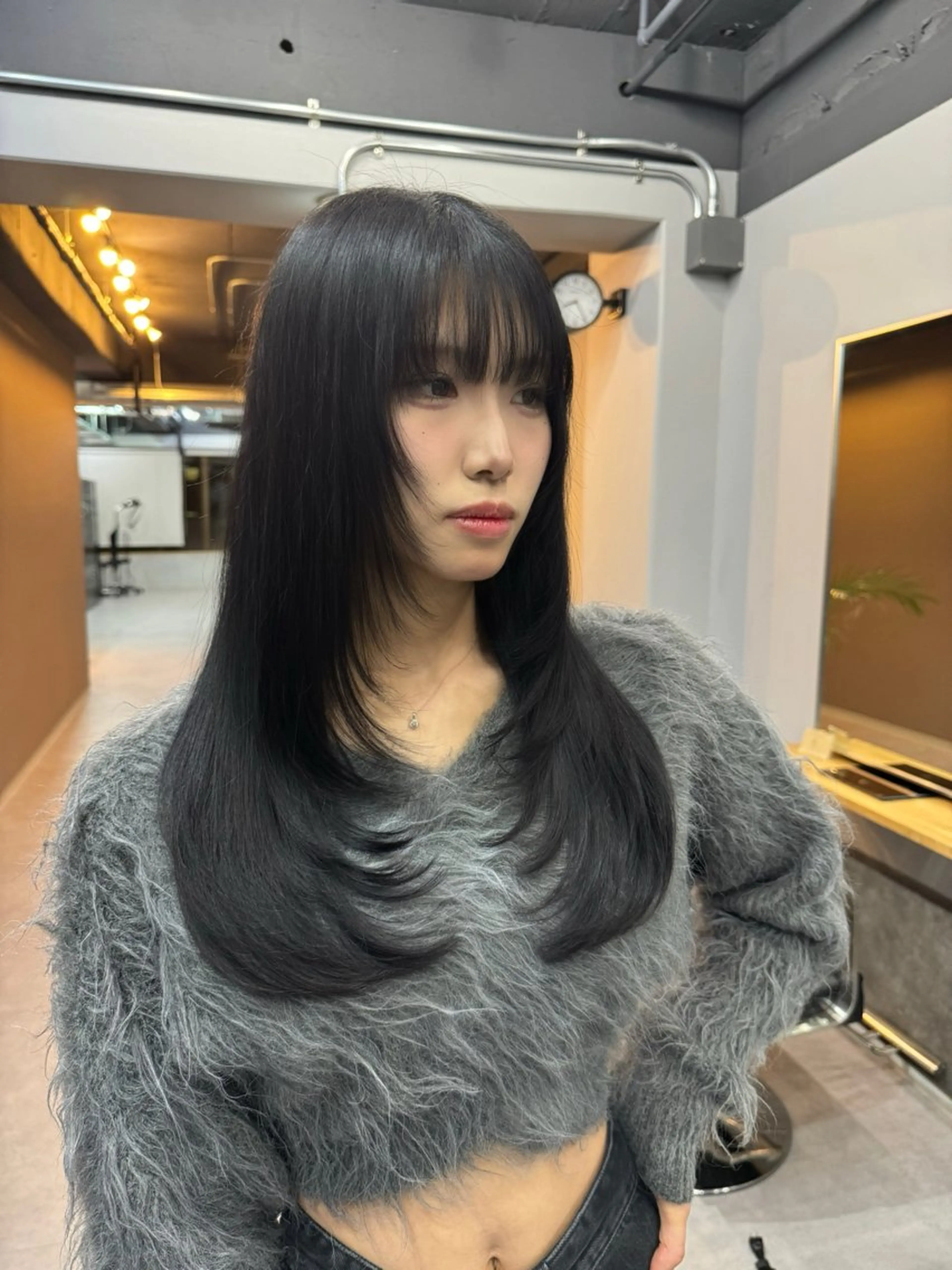 ミディアム カラー カット ヘアカラー トリートメント 西村あきや トレンド韓国ヘアのヘアスタイル