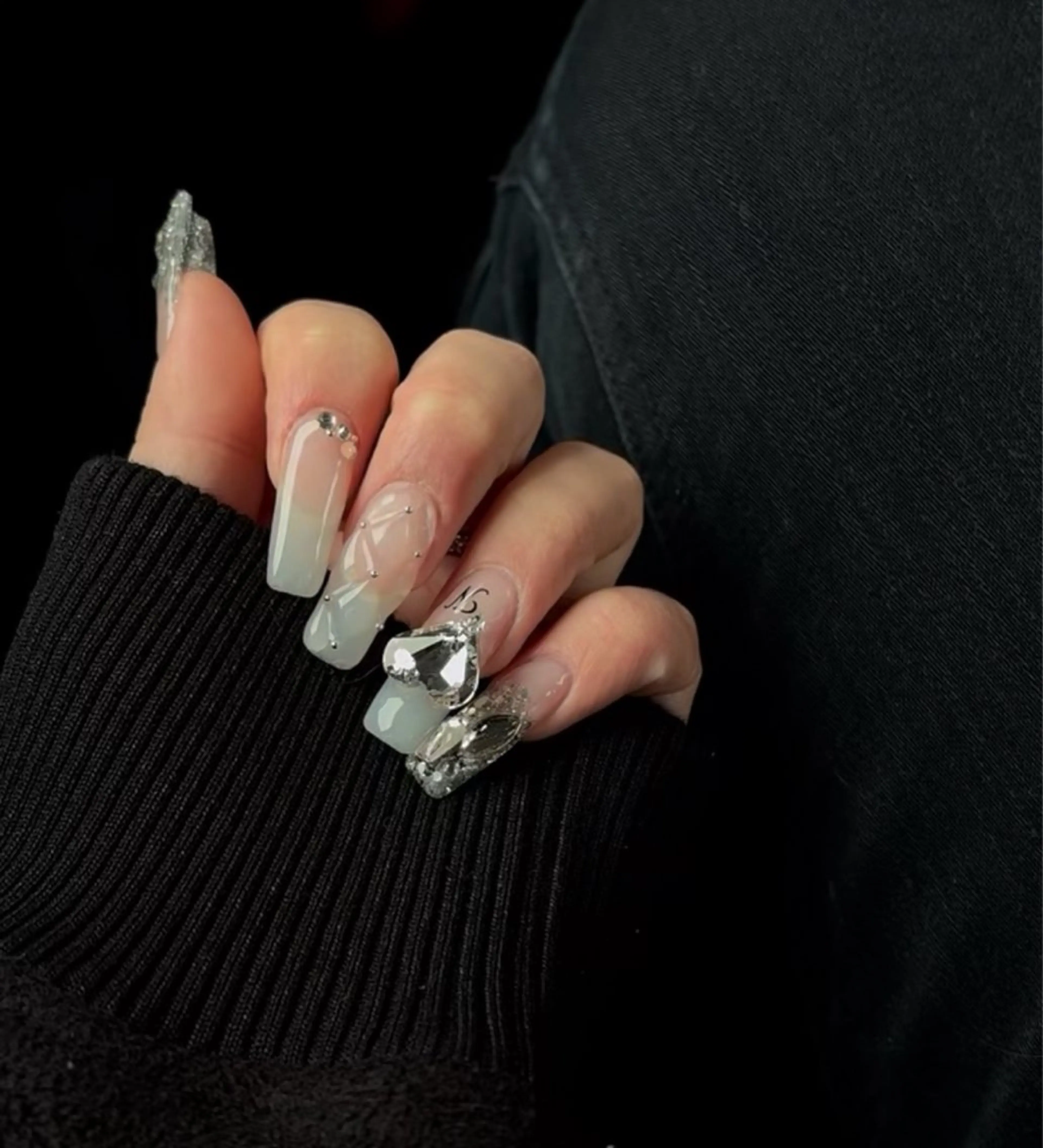 ネイル SALON ELVI.所属・𝚊𝚢𝚊𝚗𝚊 .のネイルデザイン