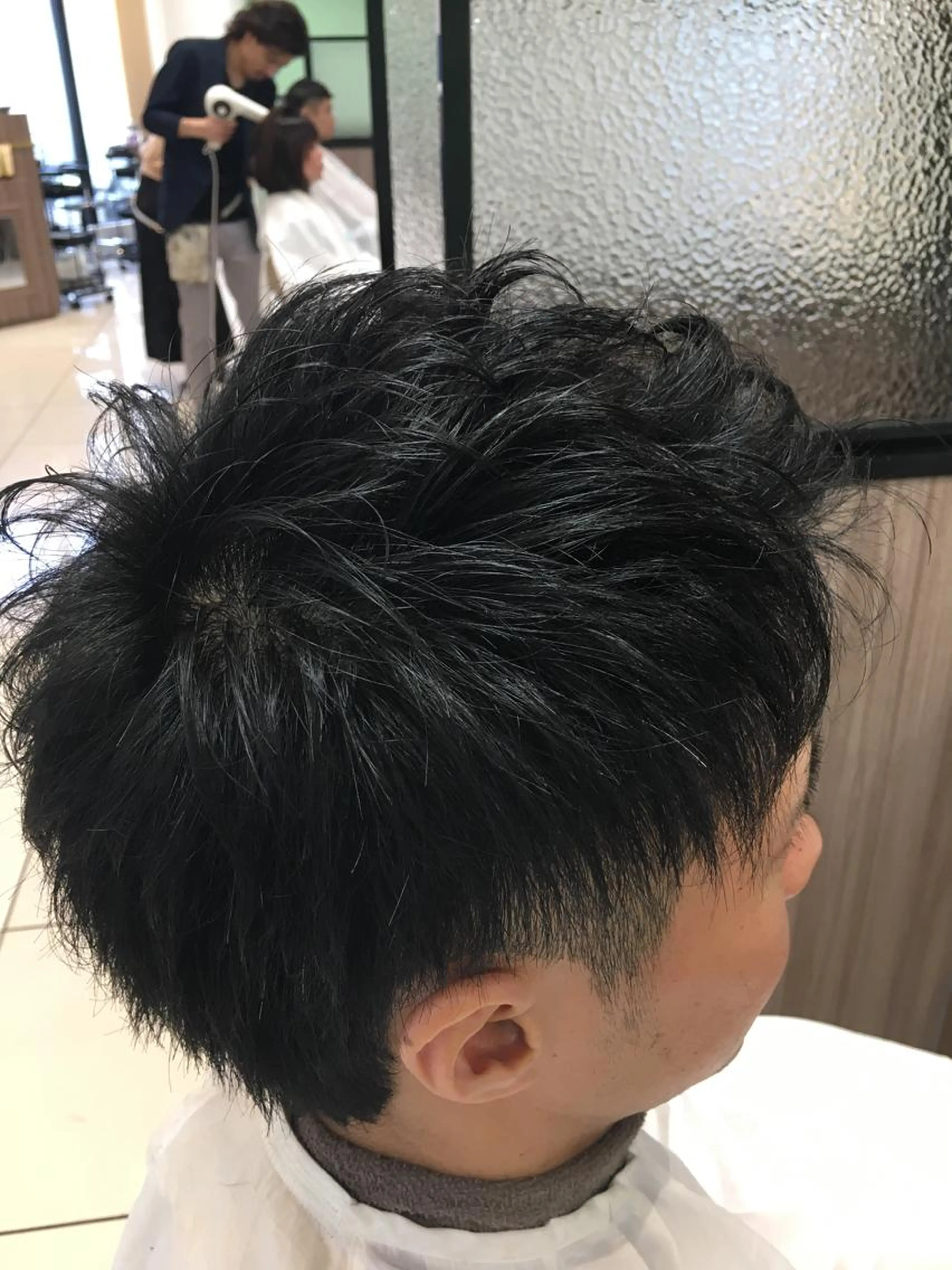 【男性必見 ✨眉カット付き】メンズカット & ポイントパーマの写真