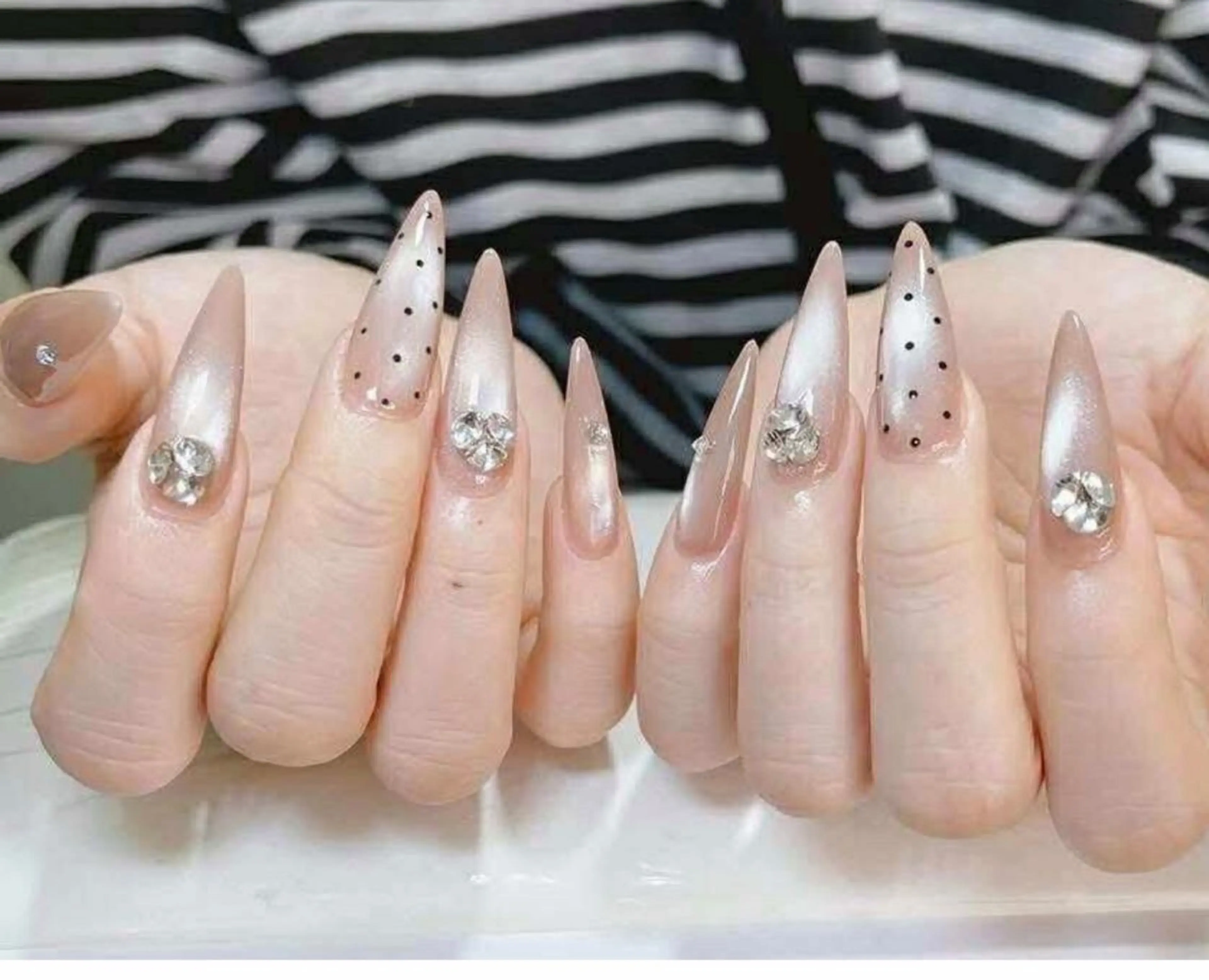 ネイル オーロラネイル ブルー チークネイル フットネイル フレンチネイル ハンドネイル HANA ハナのネイルデザイン