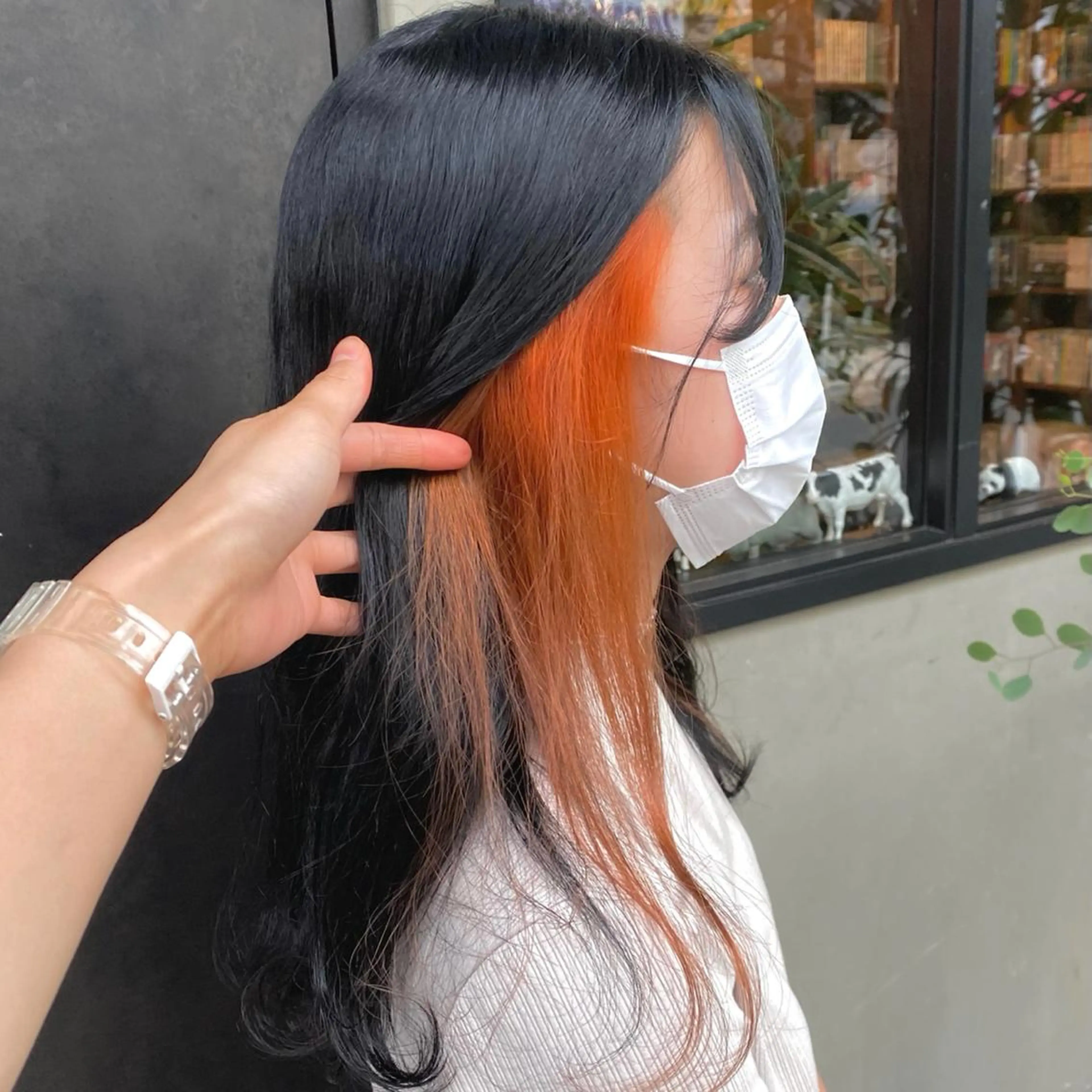 ロング カラー オレンジ ヘアカラー 比嘉 陽のヘアスタイル