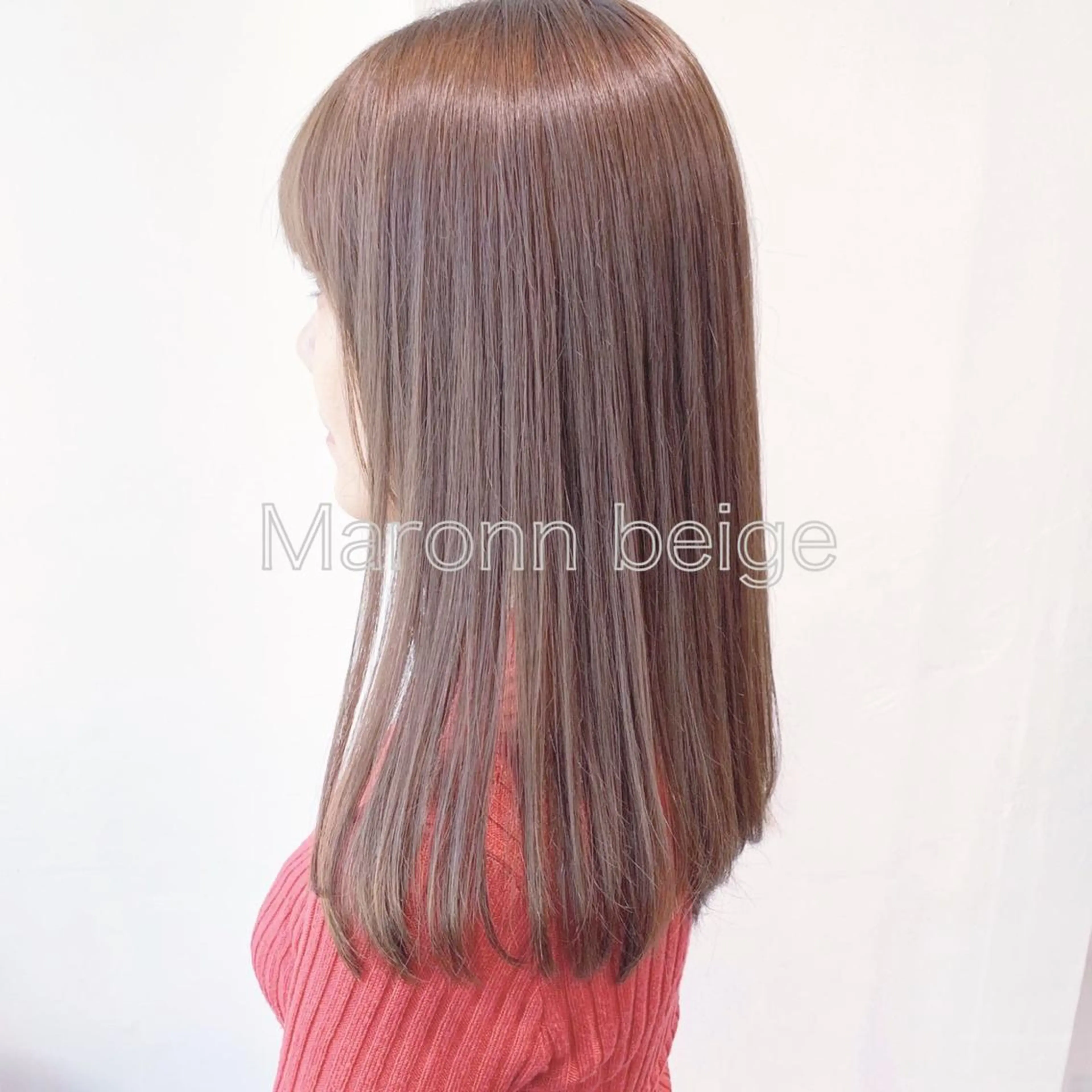 セミロング カラー マツエク・マツパ 韓国レイヤー🕊️ 柔らかベージュ🧸のヘアスタイル