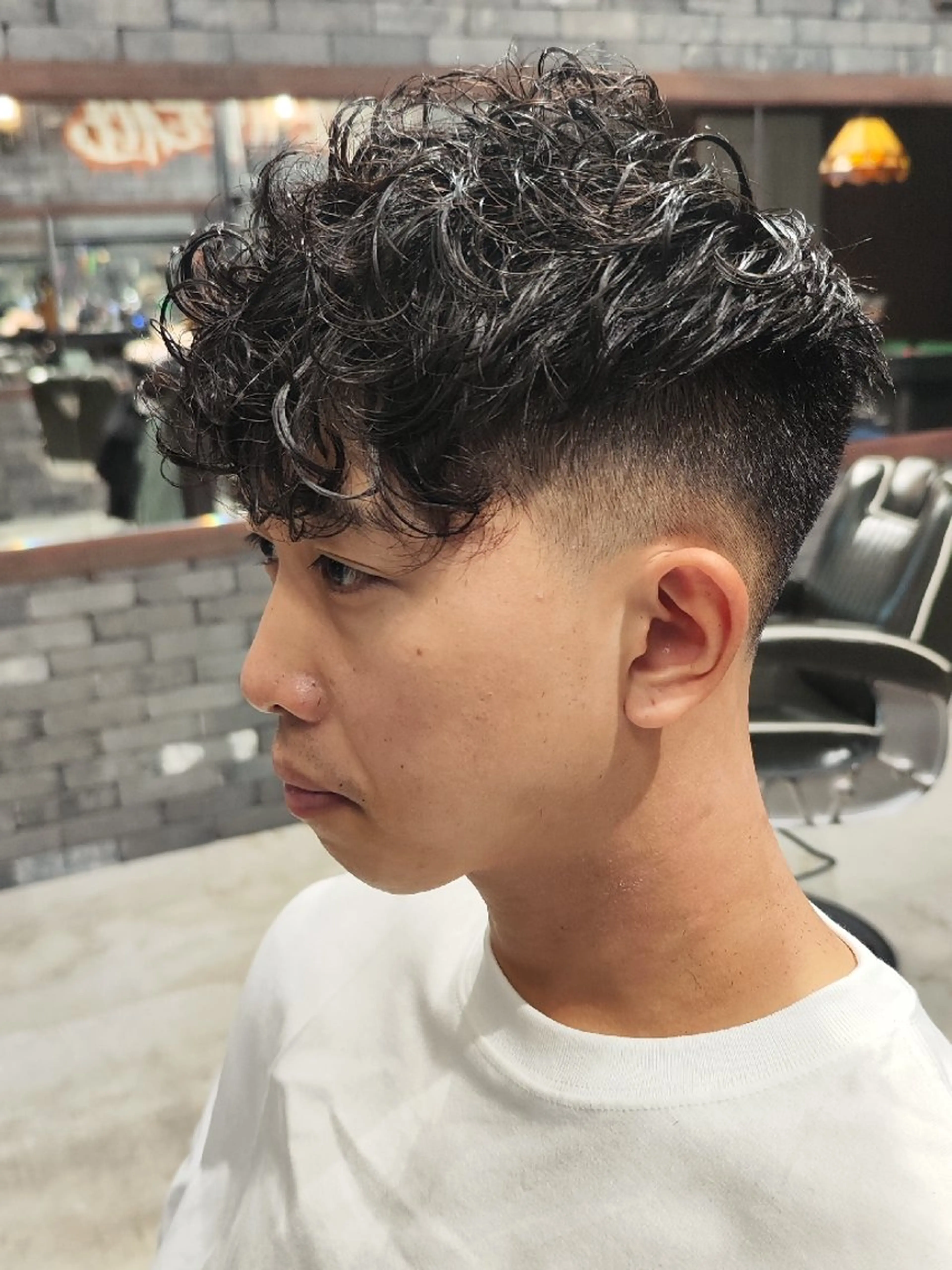 ショート パーマ メンズ フェードカット スペインカール FourCornersCutShop3/cent栄フェード刈り上げメンズ専門所属・フェード/パーマ☀ 安部佑希のヘアスタイル