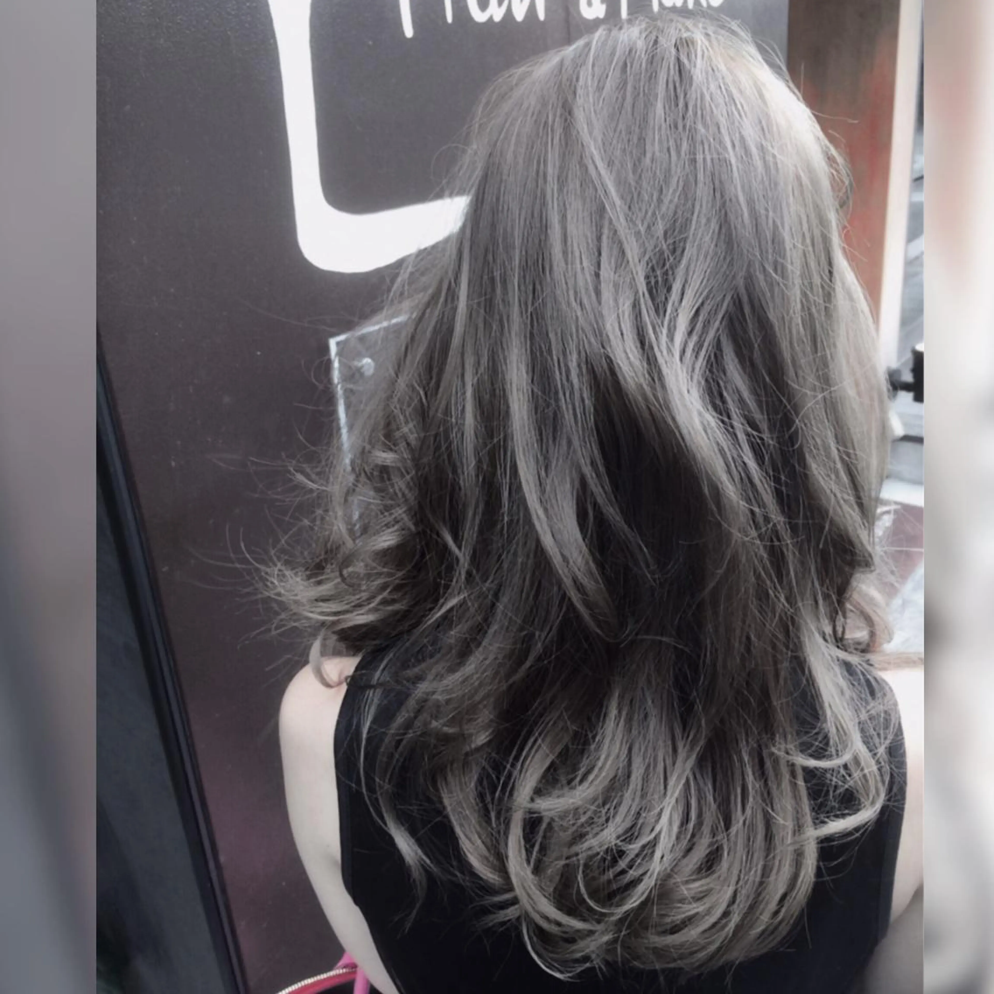 カラー アッシュ ダークグレー Eliss 堀江のヘアスタイル